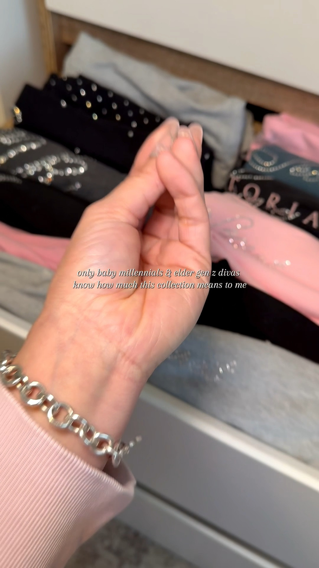 If you’ve been hunting for the perfect flared leggings… THIS is your sign 💕
Victoria’s Secret nailed the fit + length + stretch!
#LTKSaleAlert #VictoriaSecretLeggings #FlaredYogaPants #AthleisureWear #DailyOutfitInspo #LeggingTryOn #FitCheck #StyleReels #LTKTrend #ComfortStyl

#LTKHoliday #LTKootd #LTKMidsize