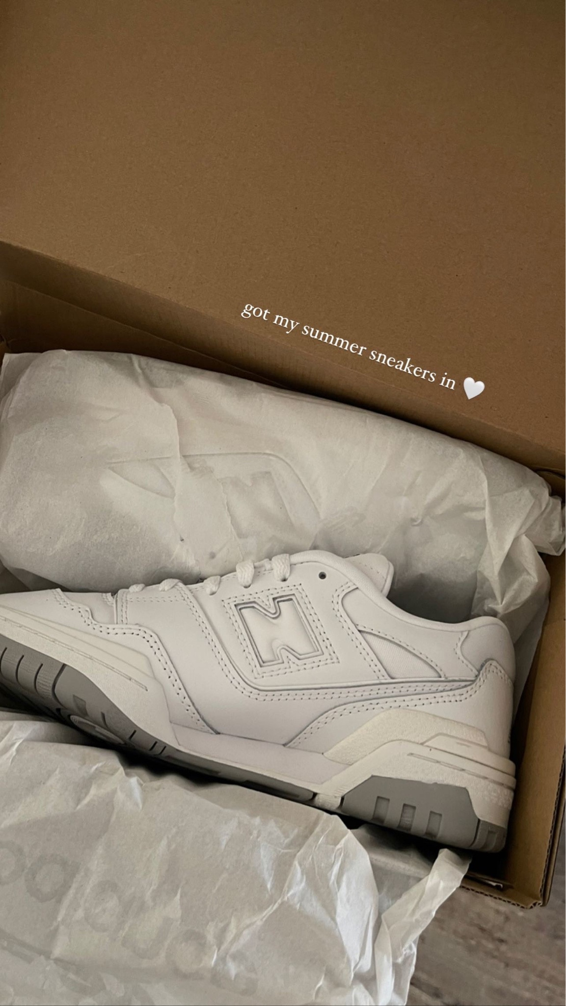 Summer sneakers!

new balance sneakers, white sneakers, white tennis shoes

#LTKunder100 #LTKshoecrush #LTKstyletip