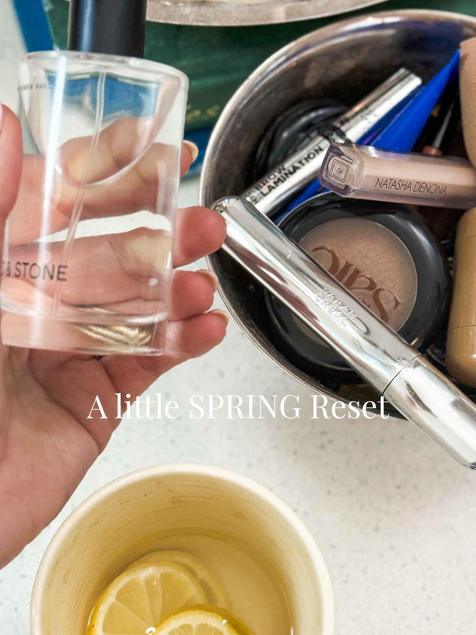 A little spring reset.

Sharing my current spring makeup routine and a new scent I’ve been loving — a departure from my usual vanilla, but the perfect clean, light fragrance for warmer days.

Soft skin, simple makeup, and a fresh scent are the easiest ways to transition into a new season without overhauling everything.

Everything is linked here.

spring makeup routine, clean girl makeup look, everyday natural makeup, light spring fragrance, fresh clean scent, minimal beauty routine, classic beauty essentials, warm weather beauty favorites