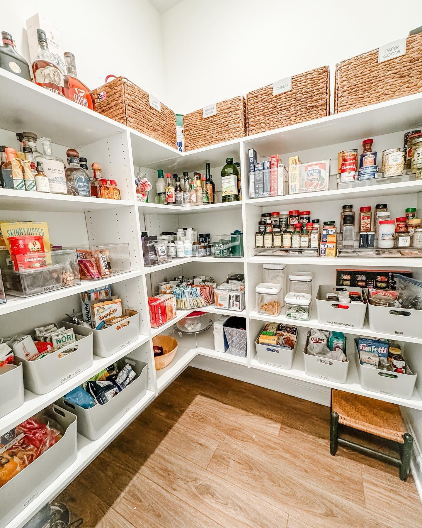 Want a hot little tip? Keeping floors clear in pantries and closets instantly makes the space feel bigger!
⠀⠀⠀⠀⠀⠀⠀⠀⠀
This pantry transformation was soooo satisfying to work through. Not only did we clear the floor, but all the right products were put in place to make every square inch feel intentional. 
⠀⠀⠀⠀⠀⠀⠀⠀⠀
Need a little help clearing a floor? Head to our profile to book a free consult today!
