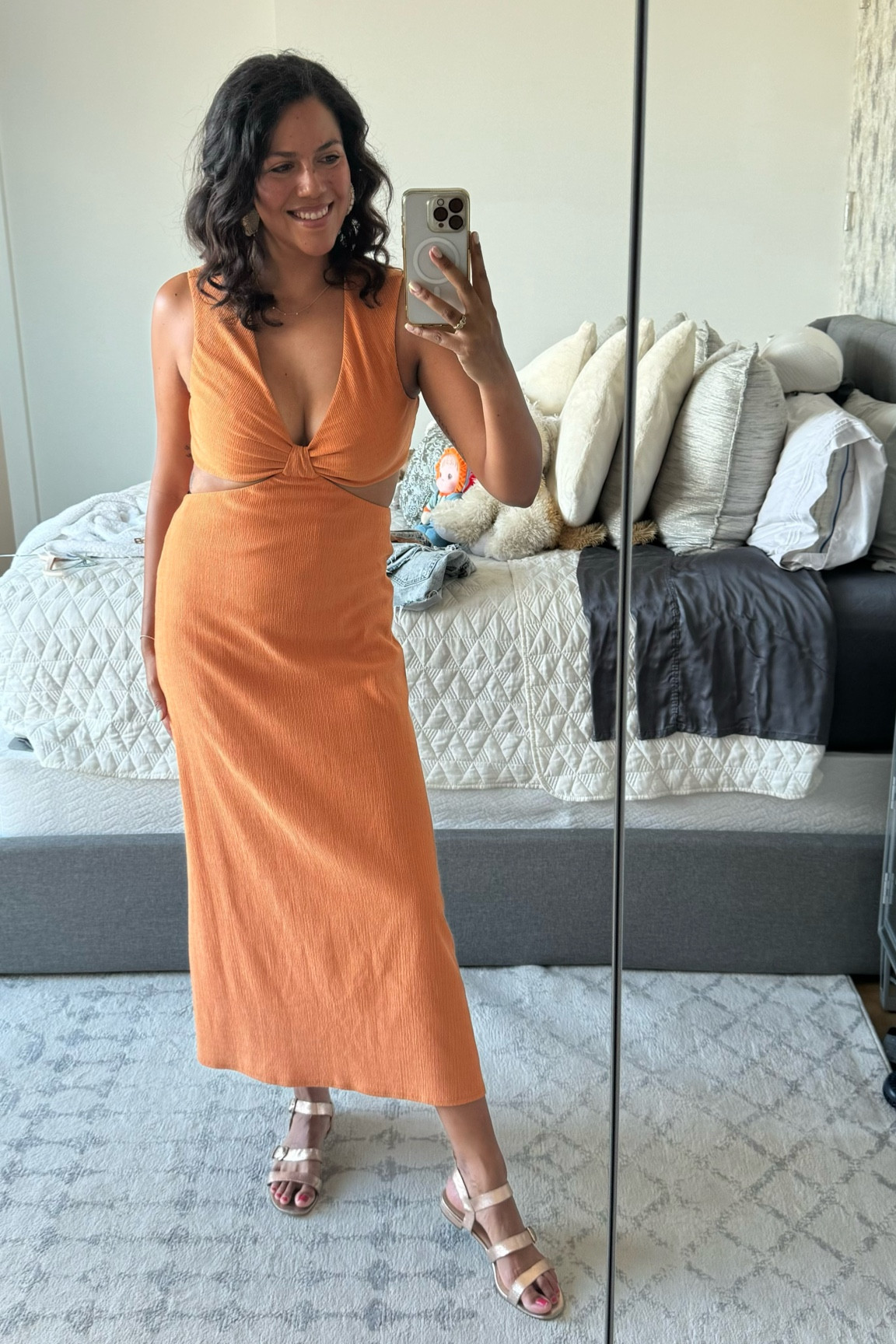A summer date night isn’t complete without a bright color and some cutouts! This orange cutout dress is by 

#LTKMidsize #LTKStyleTip #LTKSeasonal
