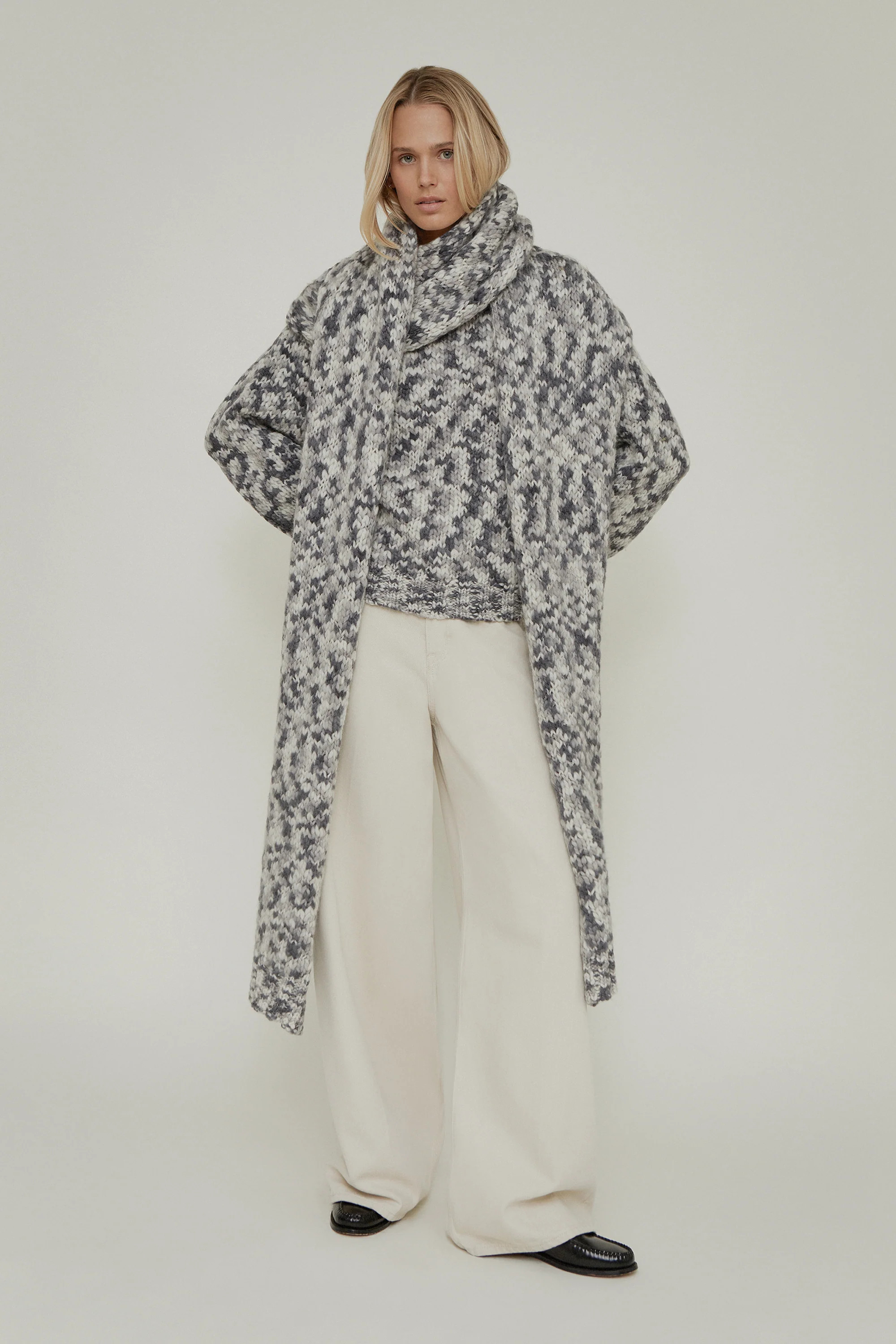 Nuvola Sweater and Scarf in Shades of Gray Wool | Amiya