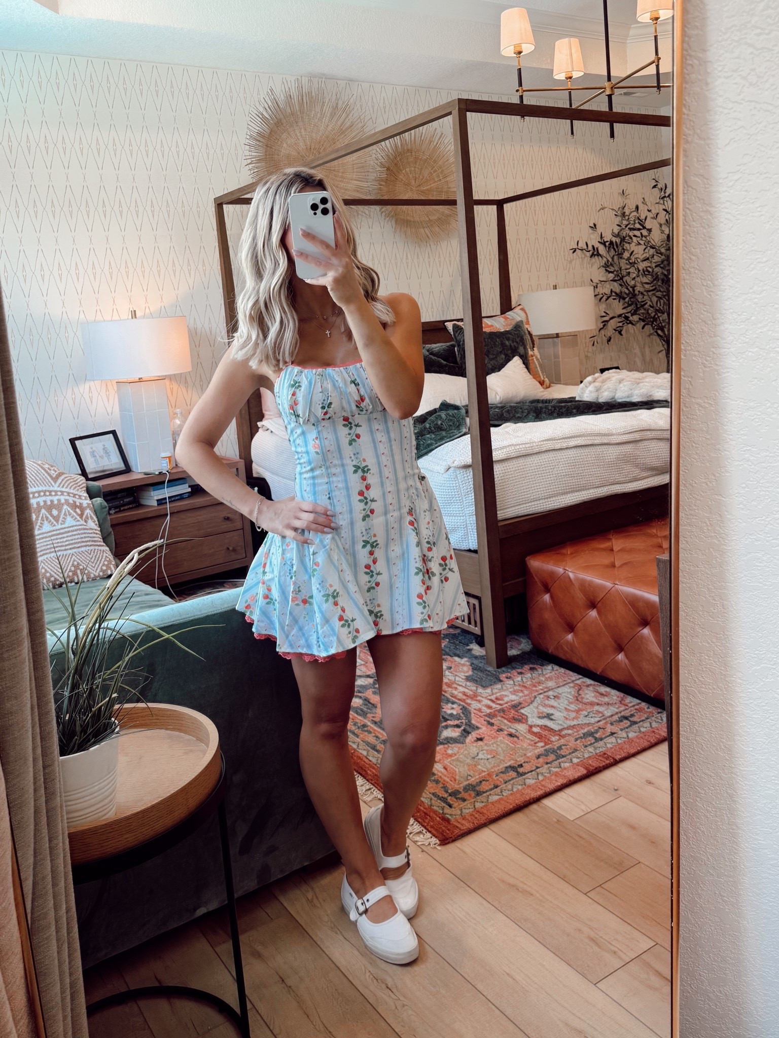 In a size 4! From Cider🩵




Summer dresses, summer outfits, halter, seasonal, floral, lace up, ruffle, mini dress, pattern, print, justclassicallycassidy

#LTKootd #LTKSeasonal