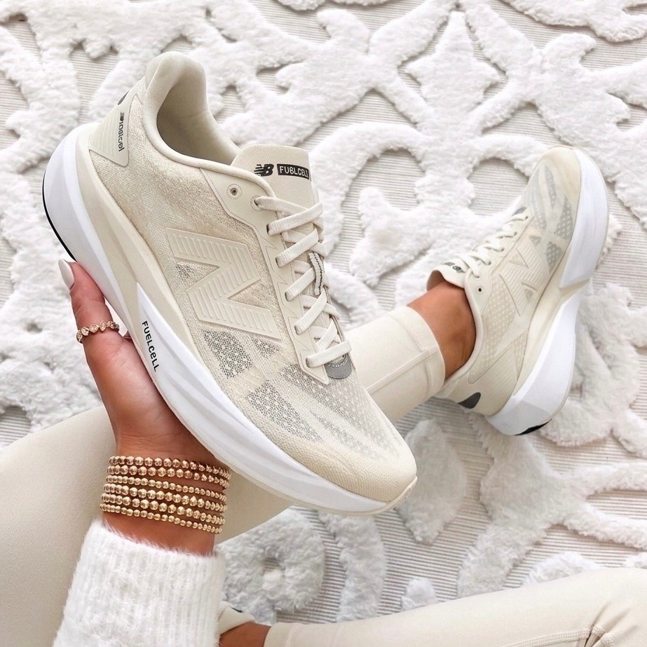 fully worth the hype ✨ these fit true to size with a lightweight, bouncy feel that makes every step feel effortless.