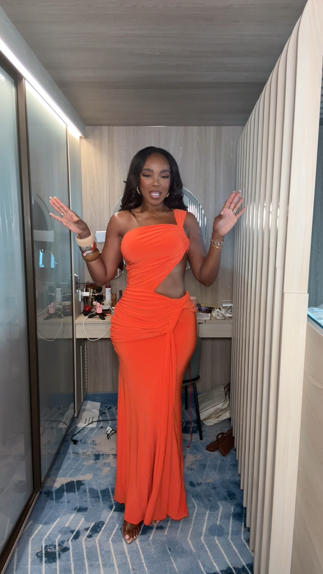 Night Time look 

Size small I’m 5’4 | 140lbs | 36D -27 -40  IG & YT: kirasfashionfinds TT: kiraabboud 
#Outfitinspiration #fashionstyle #outfitideas #spring #springfashion #simpleoutfit #summer #momoutfit #casualoutfit #streetwear 

#LTKItBag #LTKShoeCrush #LTKTravel