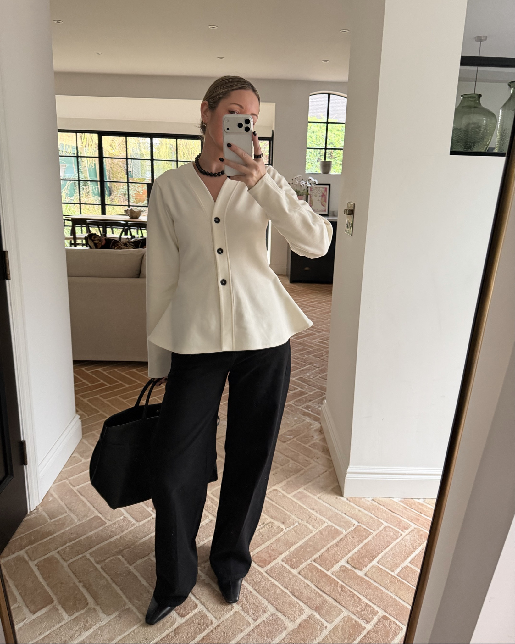 Waisted top and baggy jeans 🖤 Aligne | Baggy Jeans | Lunch Outfit 

#LTKdatenight #LTKspring #LTKuk