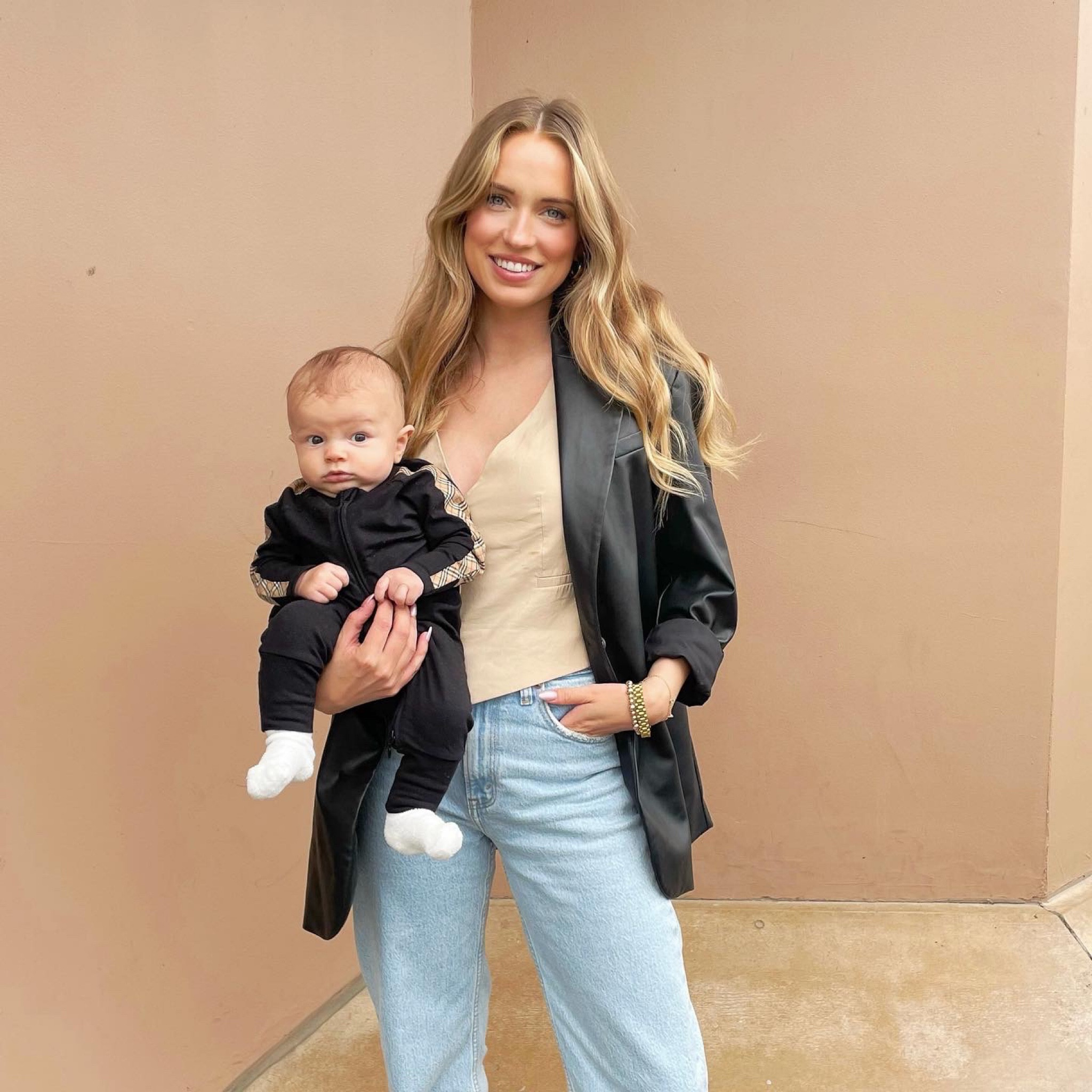 Brunchin out #momoutfit #fallfashion #babyclothes

#LTKbaby