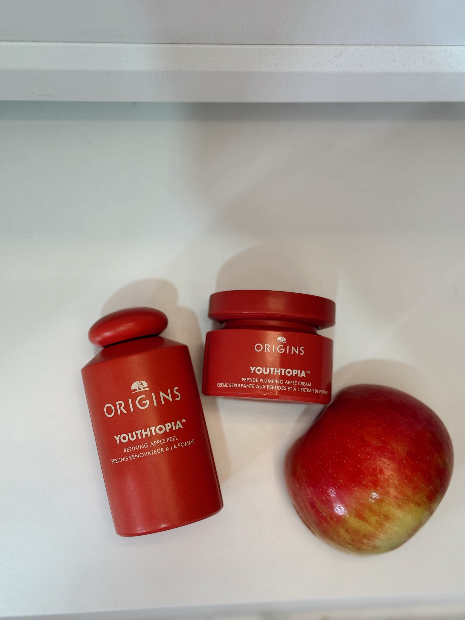 Starting my day off full of antioxidants for a glowy bouncy skin 🍎🫱🏻‍🫲🏼 @origins #originspartner #youthtopia 
