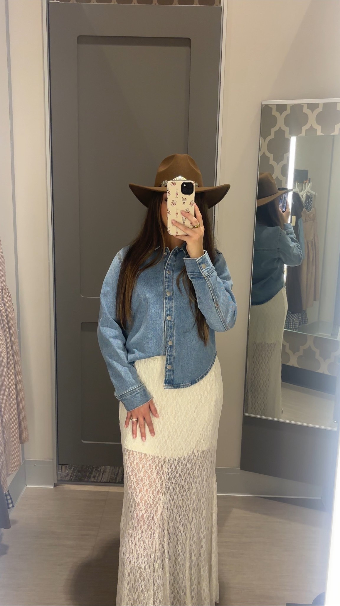 country concert outfit!!!


western fashion. target western. target outfit. lace skirt. denim top. 