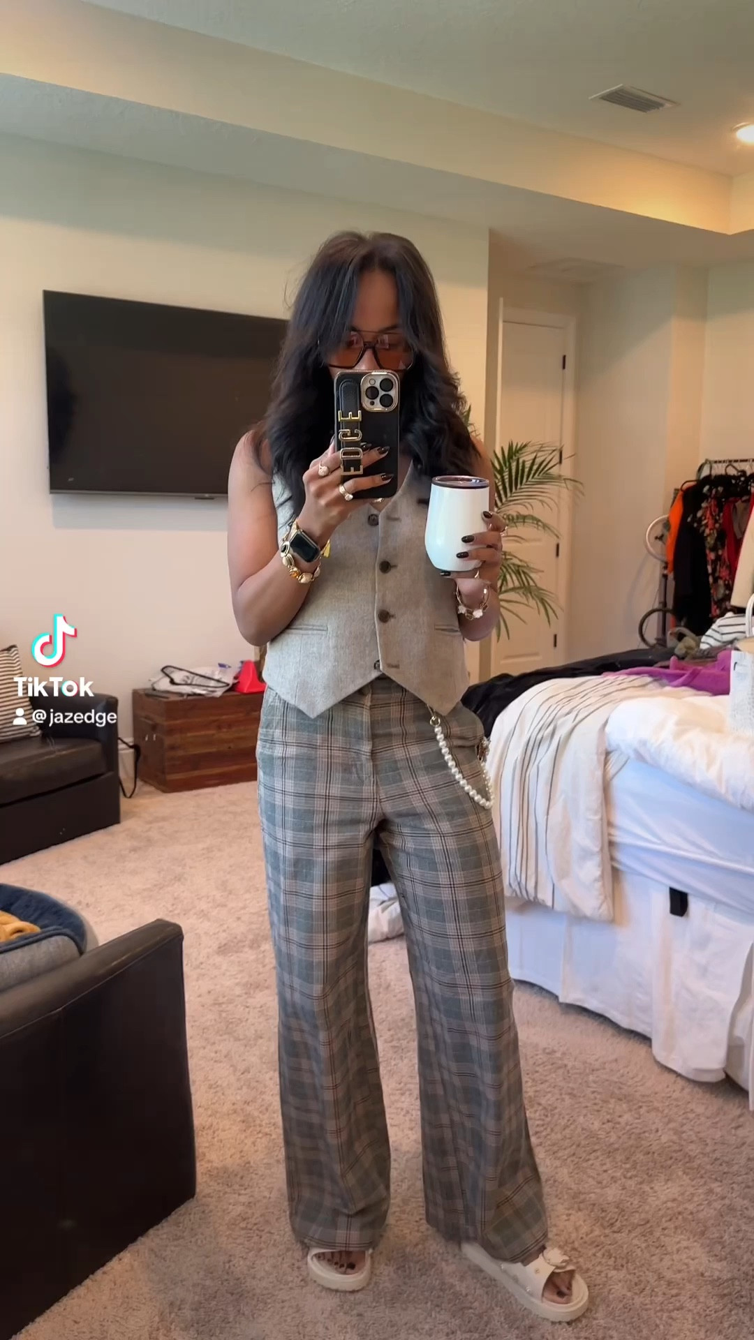 In my mind fall is officially here 

Vest: H&M small runs large
Pants: shein small tts 
Shoes: shein 7 tts

#LTKFallSale #LTKFindsUnder50 #LTKSeasonal