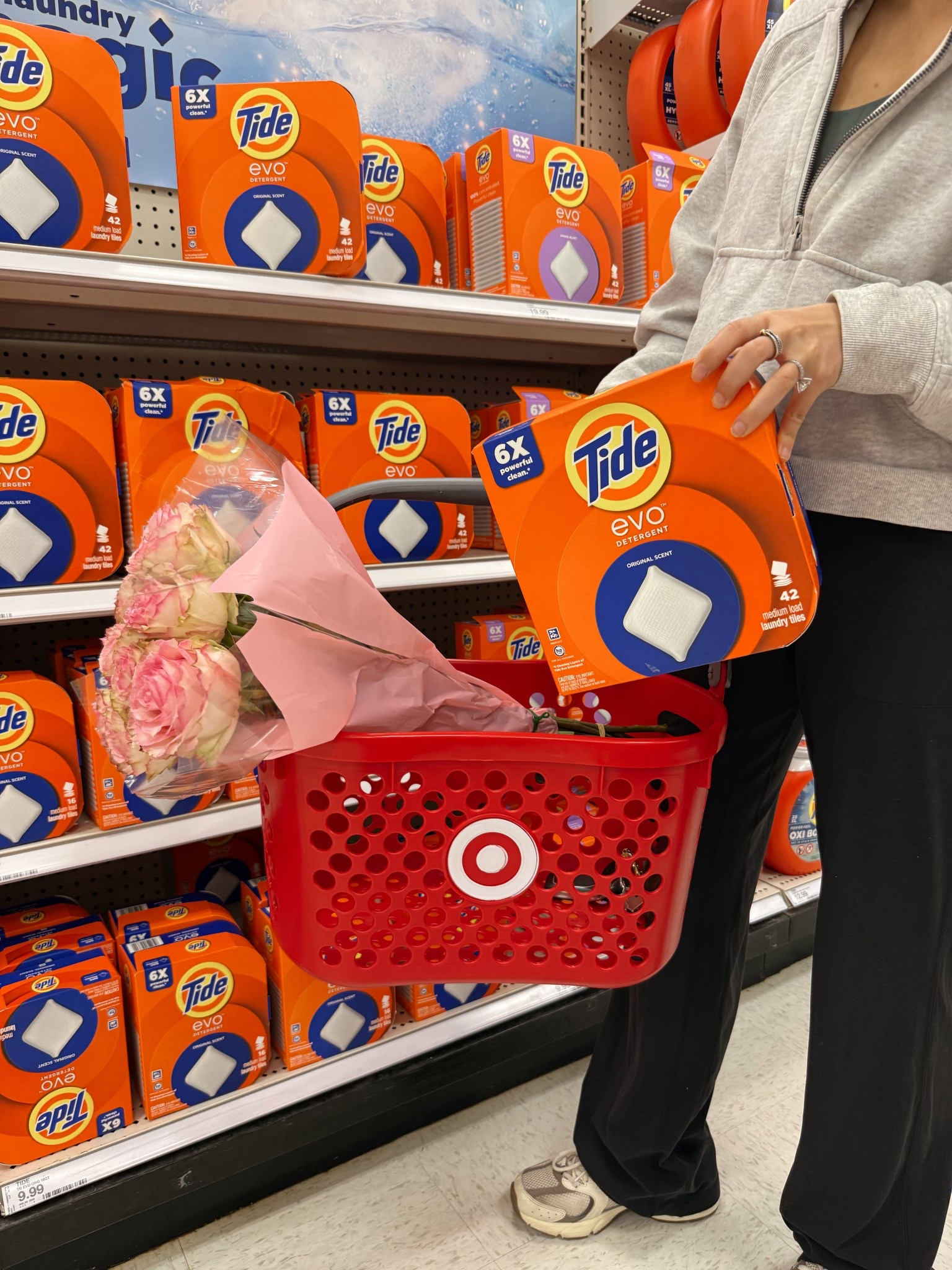 #ad Our family's laundry essentials! The new @tidelaundry Evo Detergent makes washing clothes feel simple, efficient, and easy! It’s a small tile that you simply toss in and our clothes come out fresh and clean. Tide Evo dissolves instantly and is an all in one scrubber, pre-treater, brightener, and freshener. Order it at @target! #TargetPartner #TidePartner #tide #tideevo #liketkit @shop.ltk https://rstyle.me/+EYm8sH0Ge5ABg3xHsevtxQ