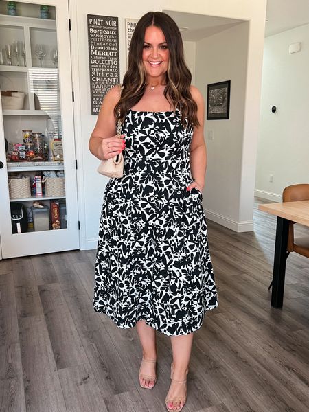 Dress, large
Bra, xl (need a large)
Code: itscourtneyhamilton

Spring outfit, summer outfit, summer dress, dress with pockets, mom style, grad party, midsize, size 12, size 14

#LTKFindsUnder50 #LTKMidsize #LTKStyleTip