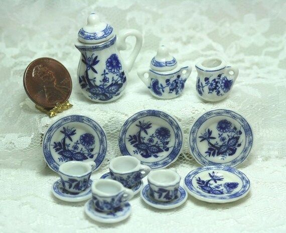 Dollhouse Miniature Tea Set in Blue Onion - Blue and White Pattern | Etsy (CAD)