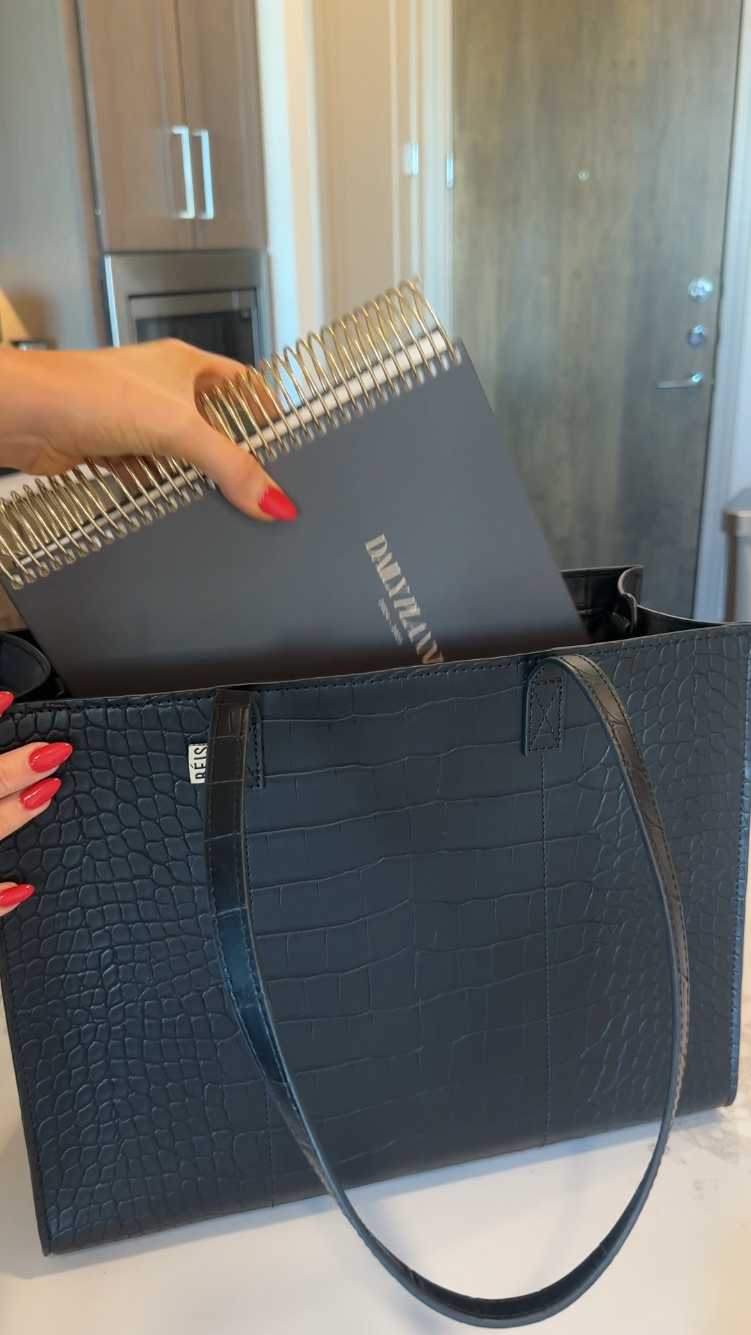 LOVE my new work tote!!! 🖤✨ 

#LTKWorkwear #LTKVideo #LTKBacktoSchool