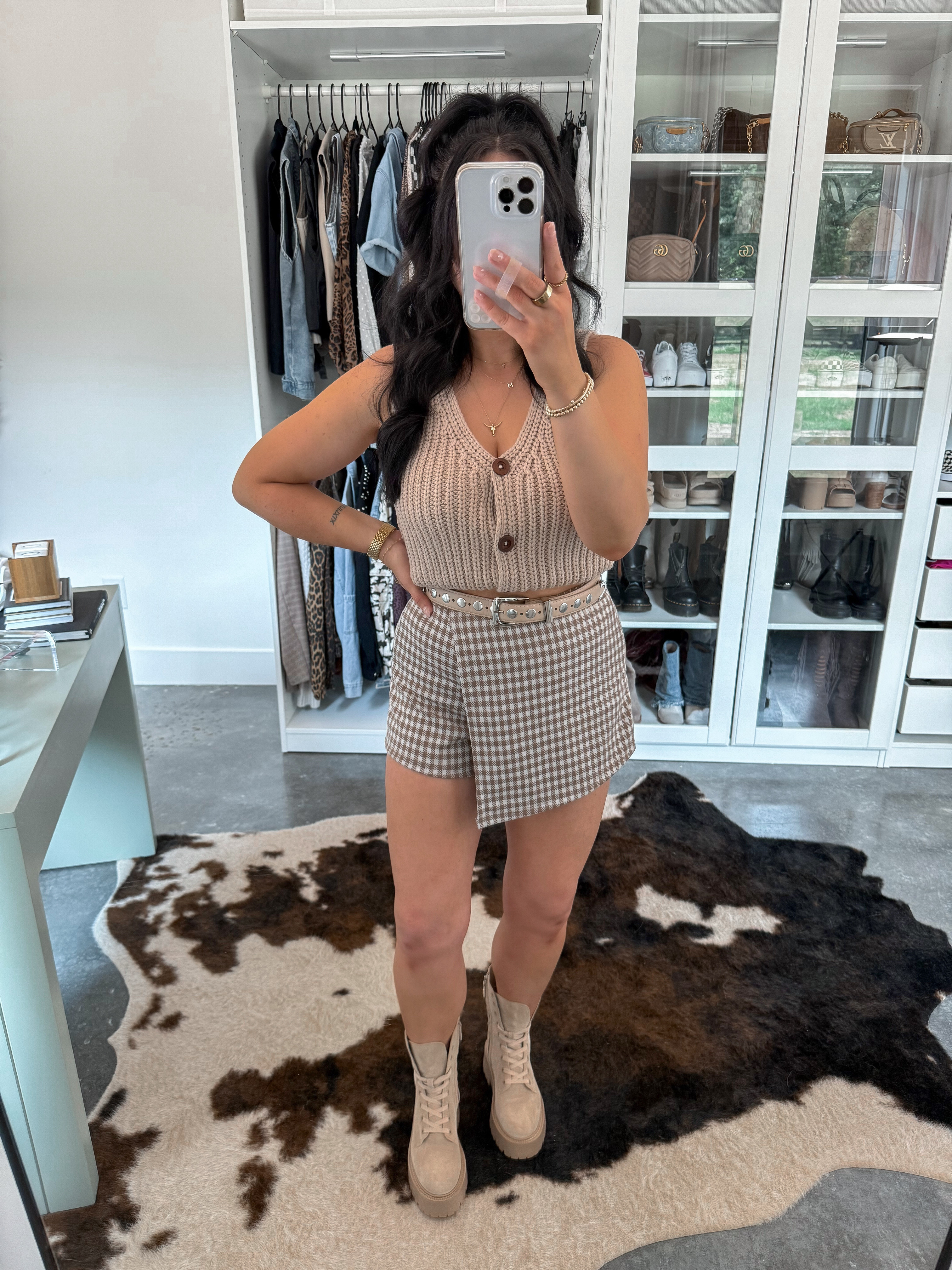 Sweater Vest - small (khaki color option)
Belt - 27-31
Skort - small

Loving this chic neutral summer look! I styled this knit sweater tank (I did tuck it up into the band of my bra!) with this neutral plaid skort. Added this neutral studded belt & my platform neutral combat boots to finish the look! 

 

 

#LTKFindsUnder50 #LTKFindsUnder100 #LTKStyleTip