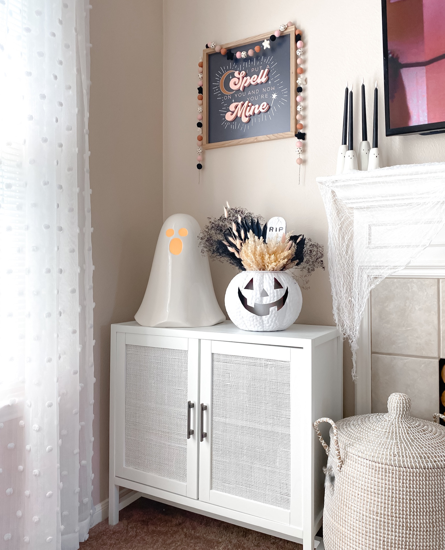 Neutral Halloween Decor 

I spray painted this pumpkin planter from Target and added dried florals from HomeGoods. 

#halloween #halloweendiy #bohodecor #boho #neutraldecor #livingroom #halloweendecor #serenaandlily #target #mediacabinet #ghost #planter 

#LTKHalloween #LTKfamily #LTKhome