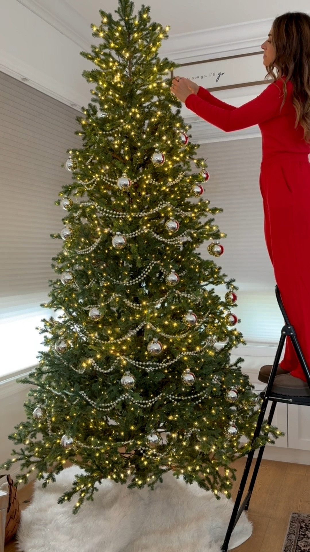 Silver Christmas tree 

#LTKHome #LTKHoliday #LTKOver40