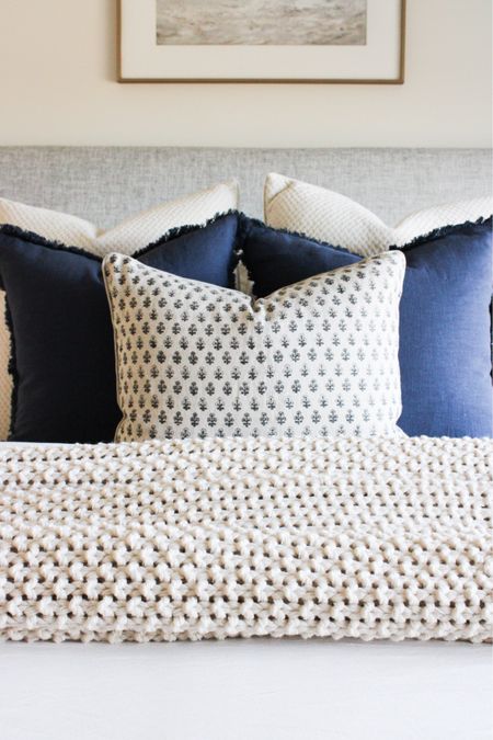 King bed pillows, bedding, blue pillows

#LTKfindsunder50 #LTKfindsunder100 #LTKhome