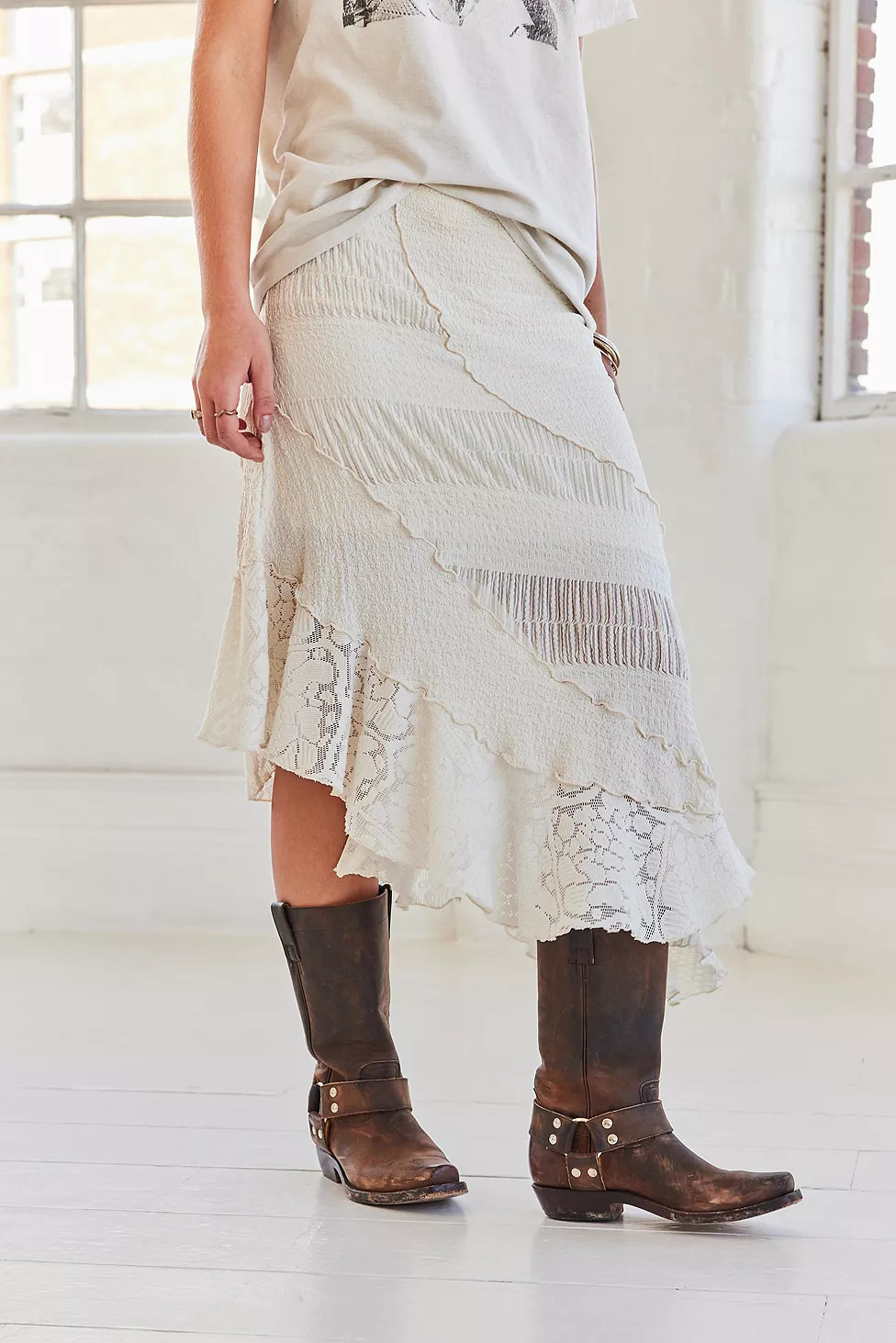 UO Asymmetrical Textured Prairie Midi Skirt | Urban Outfitters (EU)