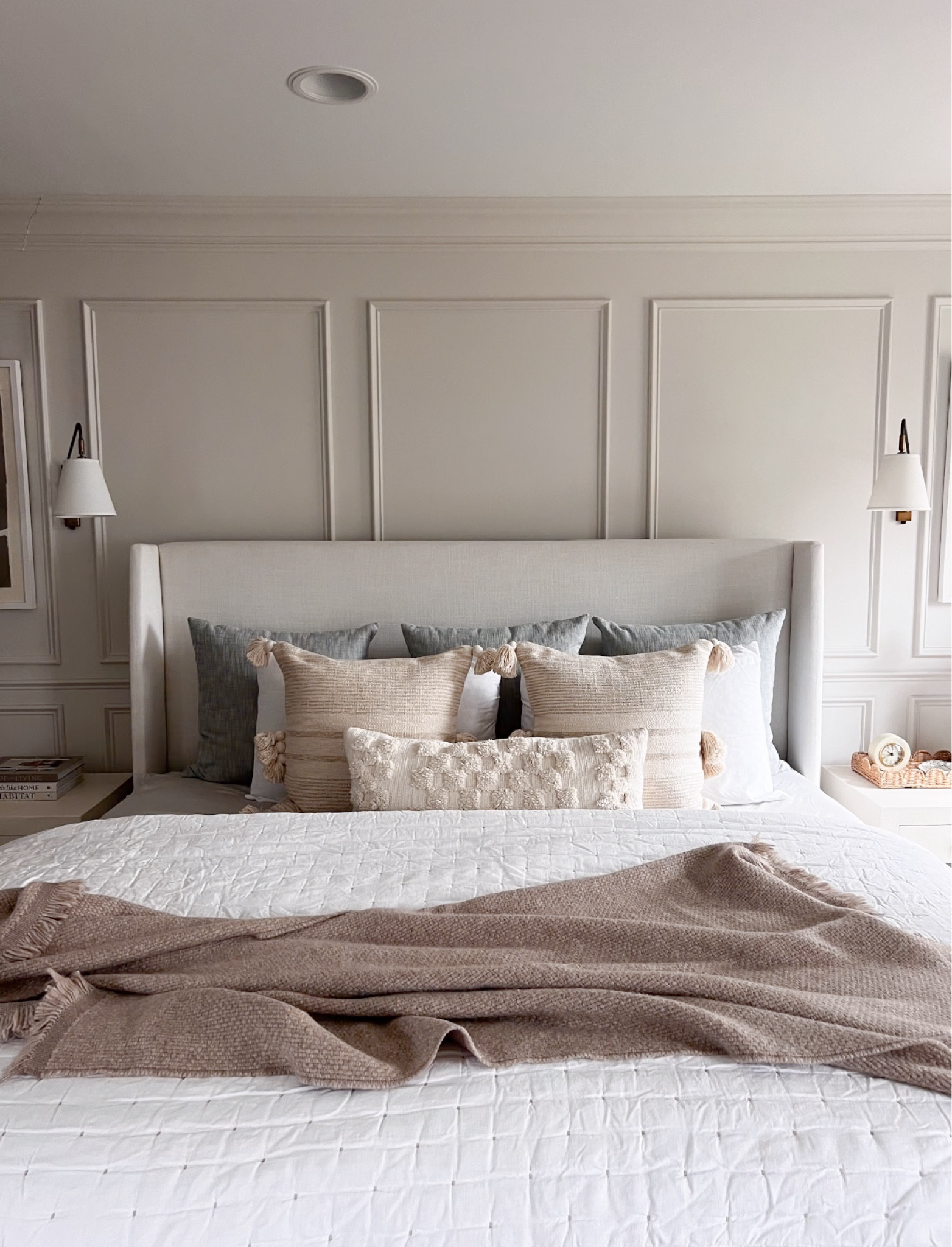 Neutral bedroom made easy 🙌🏻

All of our bedding, throw pillows and bedroom sconces are on sale this week!


#LTKSaleAlert #LTKFindsUnder100 #LTKHome