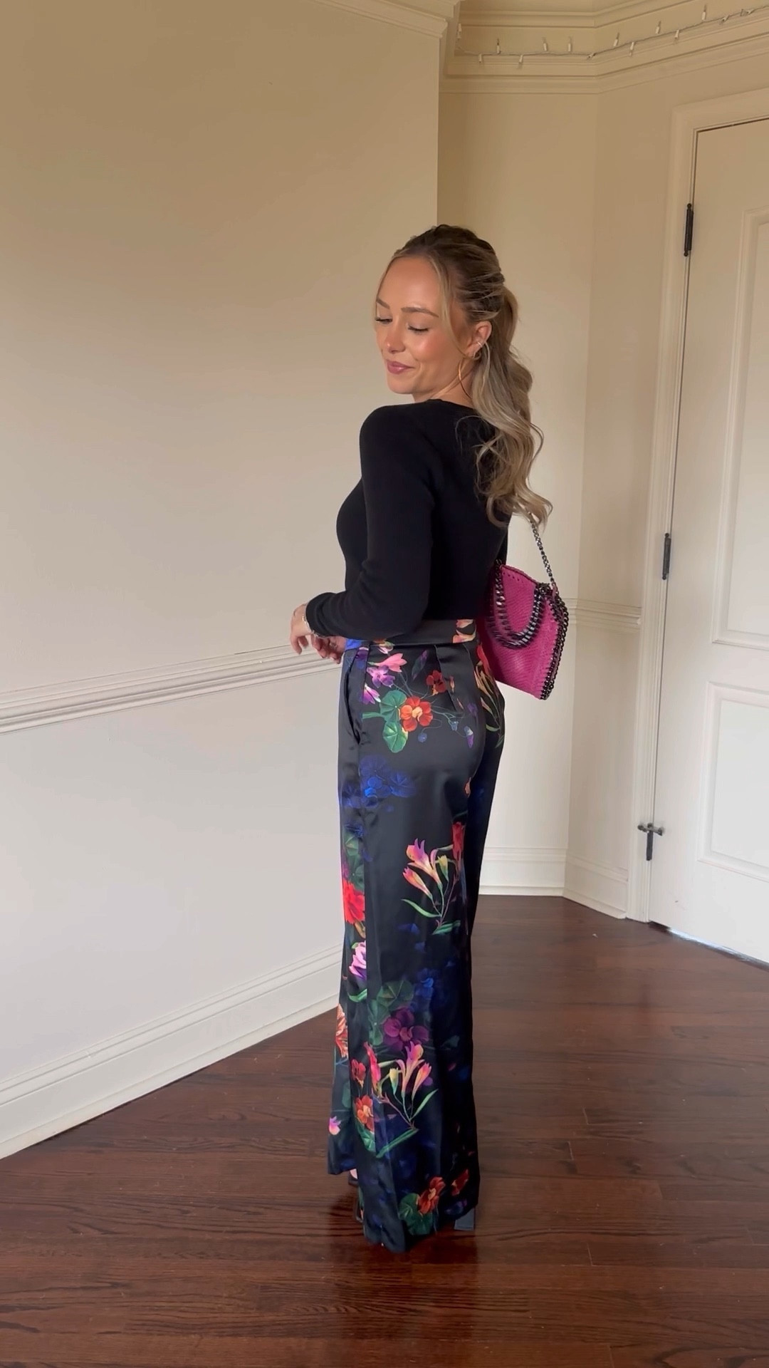 Valentine’s day Outfit Inspo! 🖤🌸🌷

#LTKSeasonal #LTKstyletip #LTKVideo