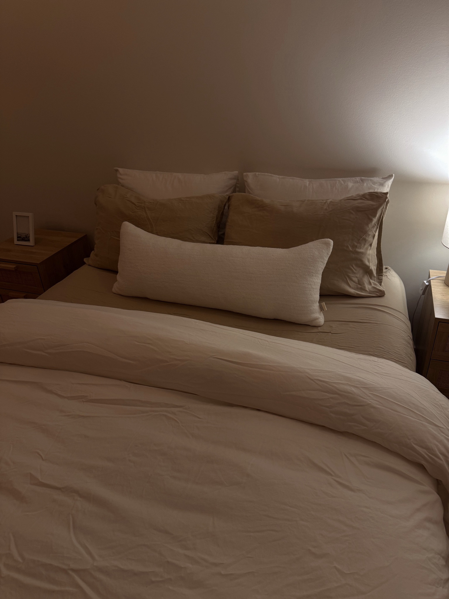 Bedding details this week ☁️🤎

My duvet is from broom linen! The sheets are from Luxome and truly some of my favorite sheets I’ve ever slept on 🫶🏼


Home decor neutrals bedding luxury bedding elevated bedding home tips affordable duvet 

#LTKGiftGuide #LTKHoliday #LTKHome