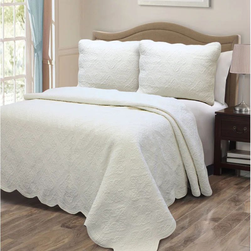 Mael Scalloped Edge Reversible Quilt Set | Wayfair North America