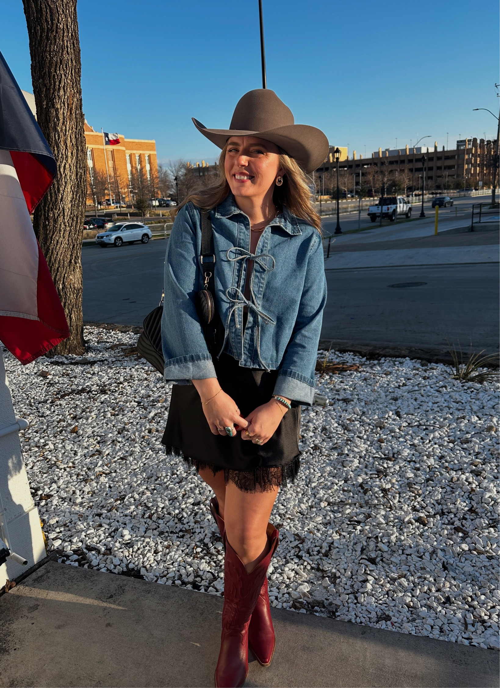 All dolled up for Alan Jackson 🤠

#LTKMidsize #LTKSeasonal #LTKStyleTip