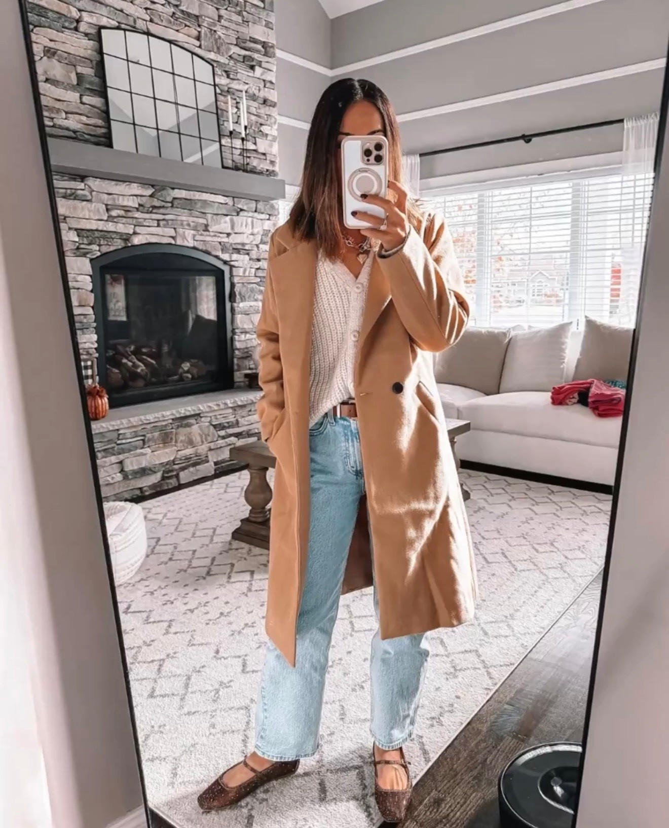 This is my kind of everyday outfit—simple layers that always work 🤍🔗⬇️

#LTKootd #LTKmomlife #LTKOver40