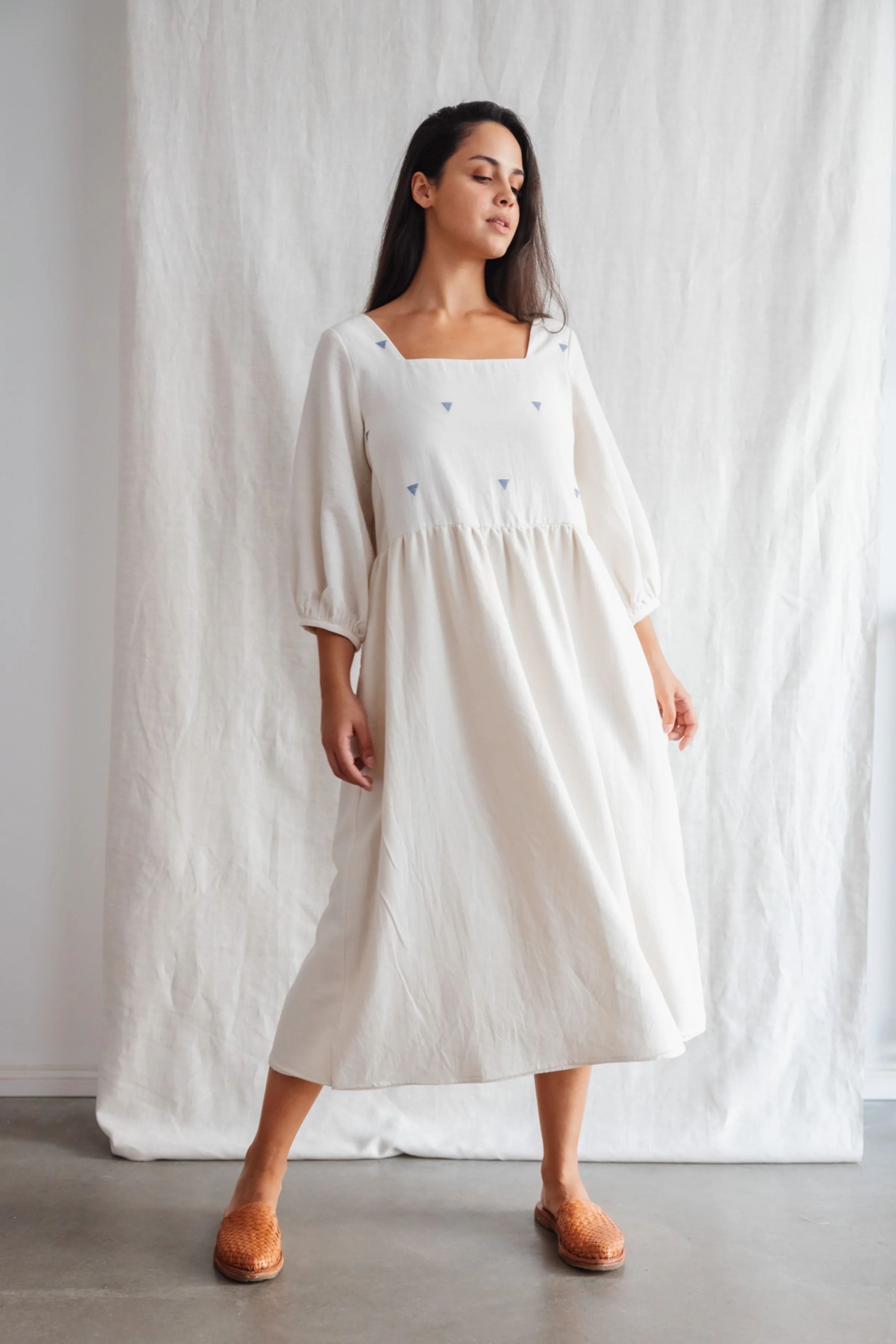 Kleid Rachana Off-White | LOVECO 