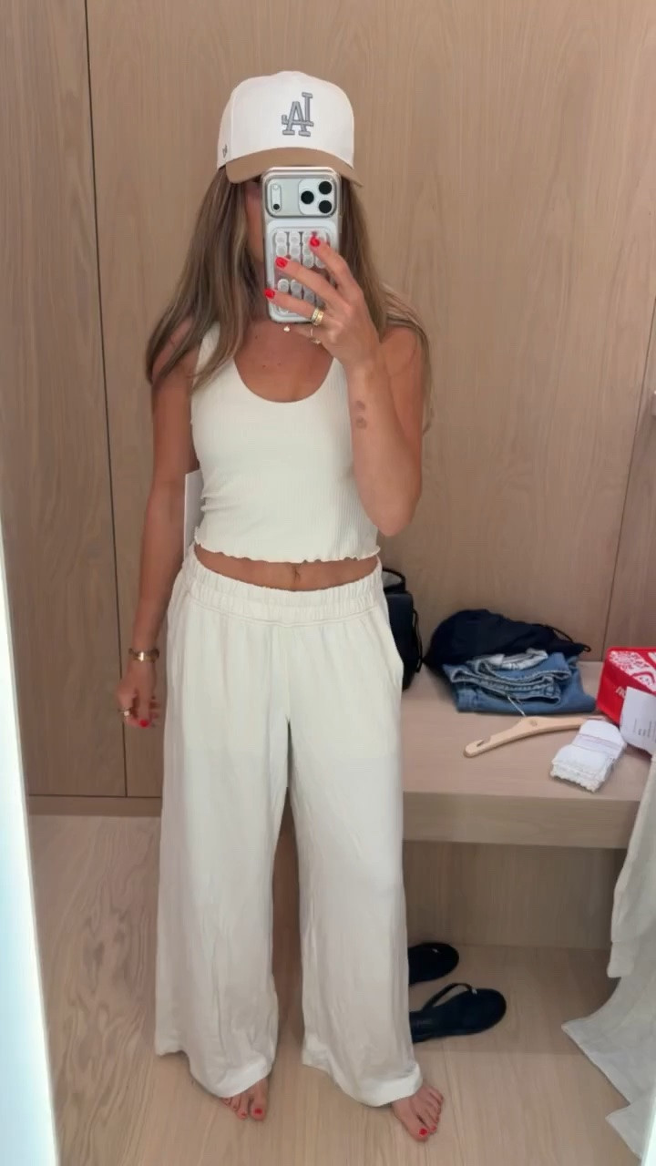 lululemon, activewear, workout outfits, comfy outfit, loungewear, sweatpants, tcs

#LTKActive #LTKSeasonal #LTKootd