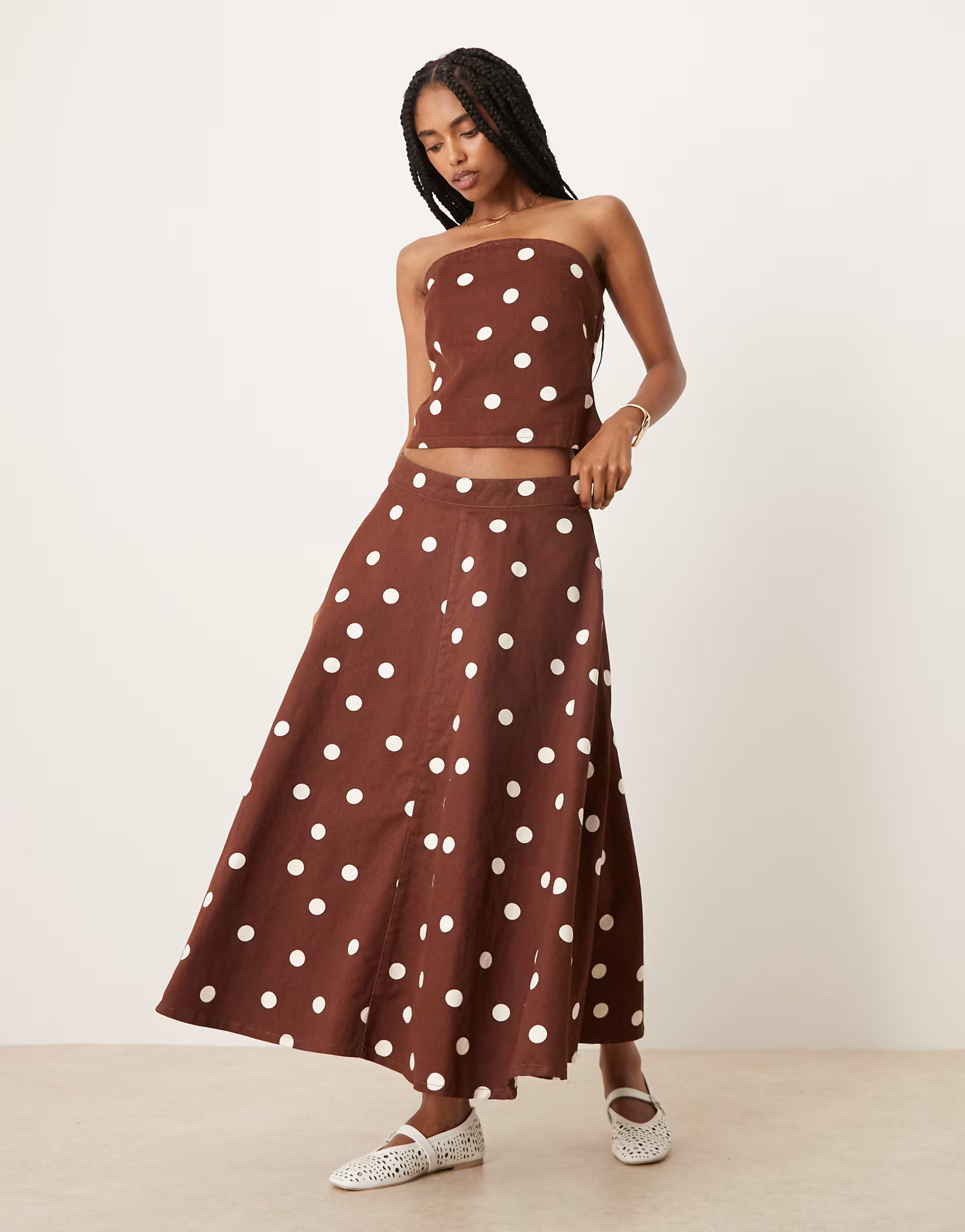 ASOS DESIGN - Denim klokrok in bruin met stippen | ASOS | ASOS (Global)