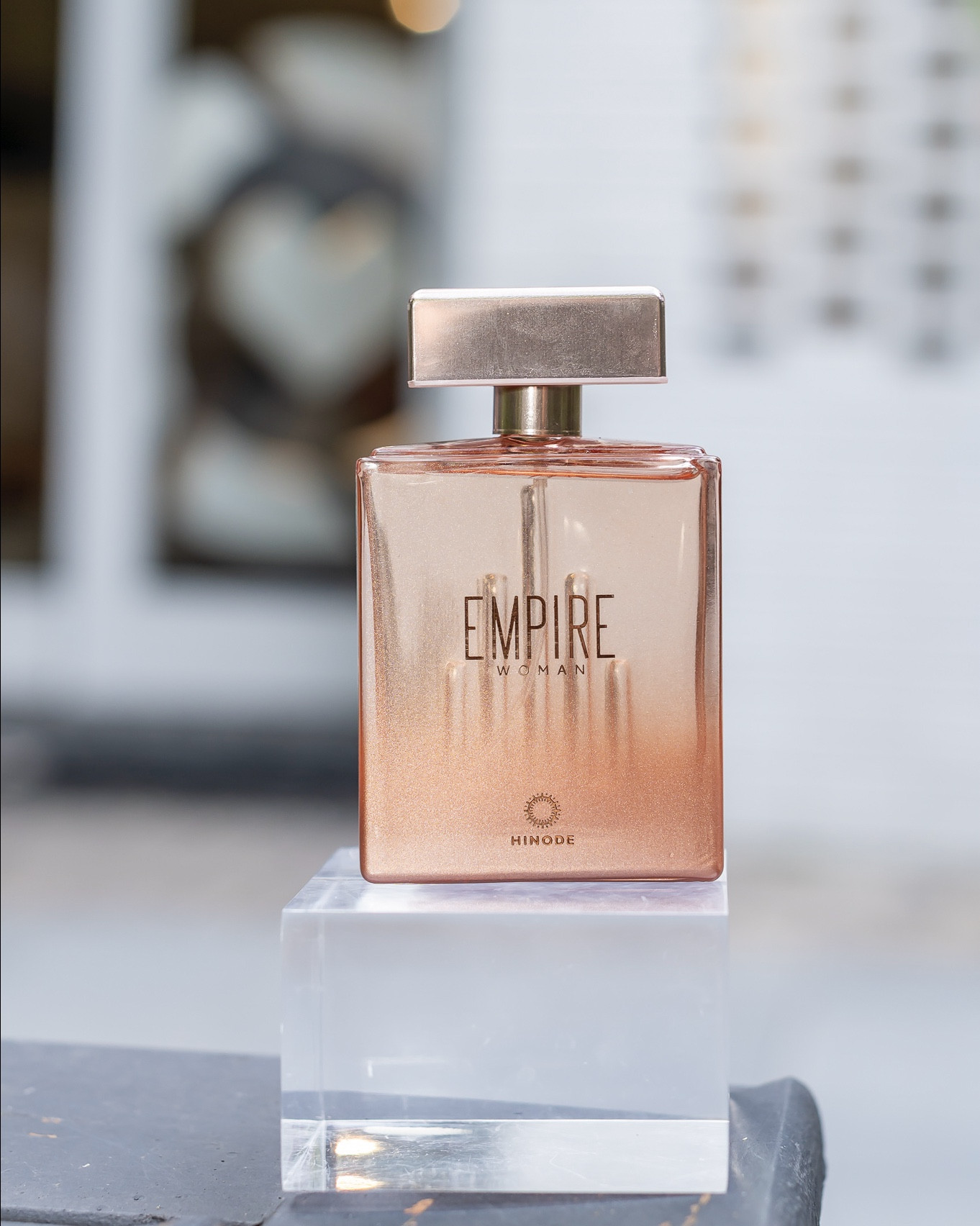 Empire Woman é a fragrância que representa mulheres protagonistas, admiradas por sua atitude independência, que inspiram através de suas conquistas ao alcançar seus sonhos. 

Família alfativa: CHIPRE ELEGANTE 

#ltkbrasil 