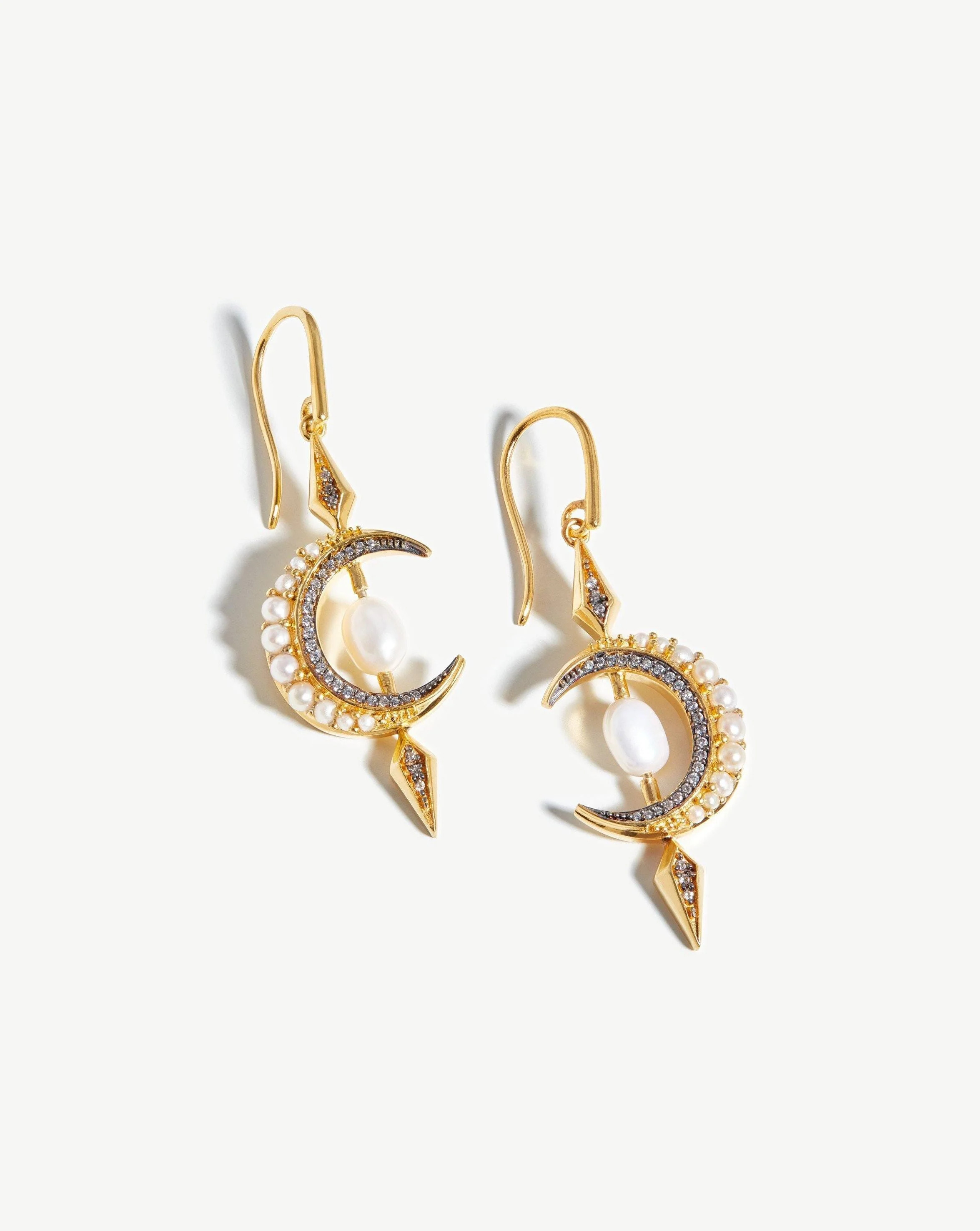 Harris Reed Crescent Moon Pearl Earrings | 18ct Gold Plated Vermeil/Pe | Missoma