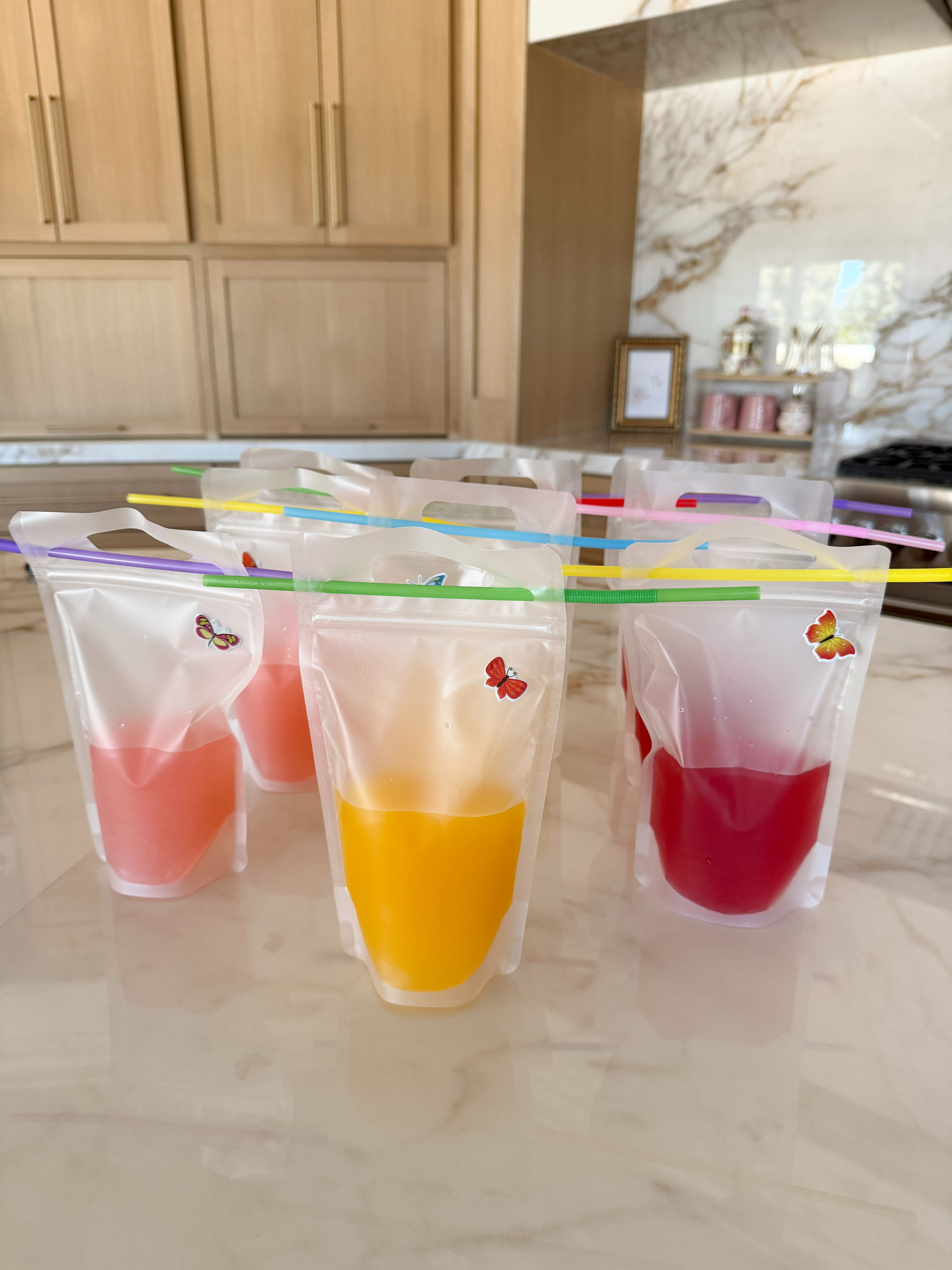 Refillable drink pouches that make everything feel a little more fun. Perfect for homemade lemonades, cocktails, juice blends, sports drinks, and more when you’re hosting or just want something different. 

 #LTKHome