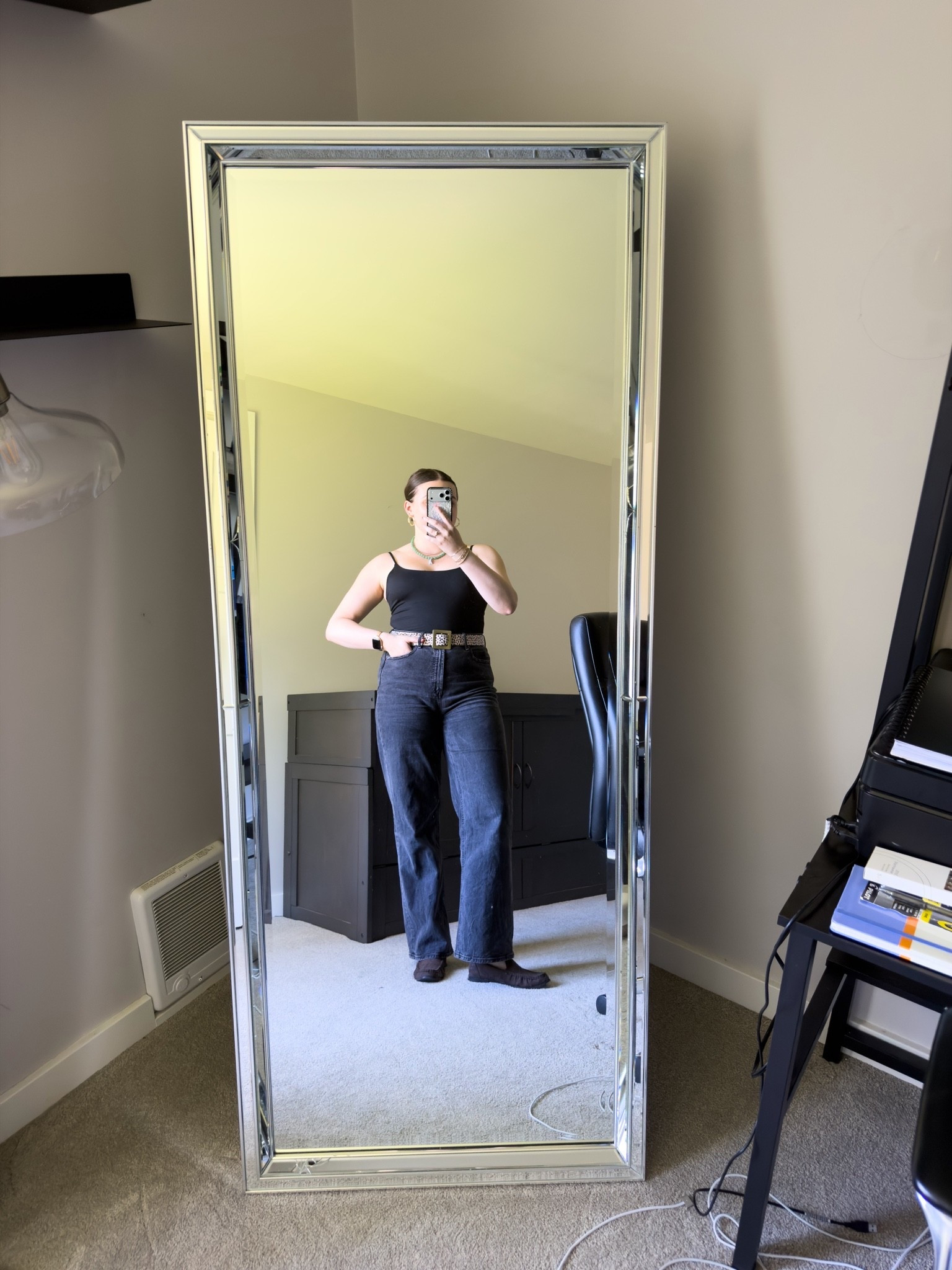 Busy evening working on client shoots! I absolutely love these jeans for running around and filming 😍

I’m wearing a M tank, size 31 jeans and size 9 loafers

#LTKootd #LTKMidsize #LTKWorkwear