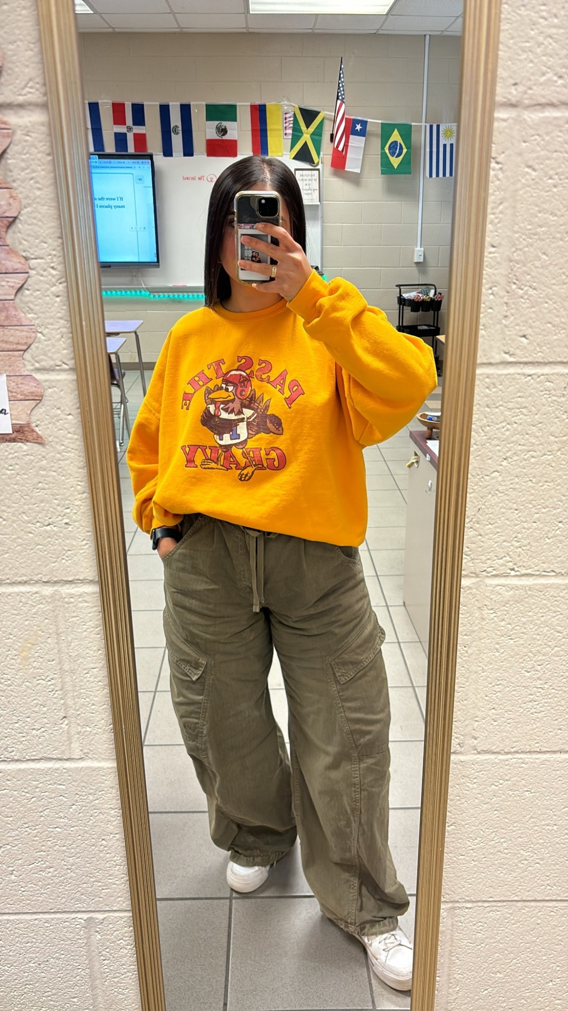 My fav thrifted thanksgiving sweater 🫶🏼