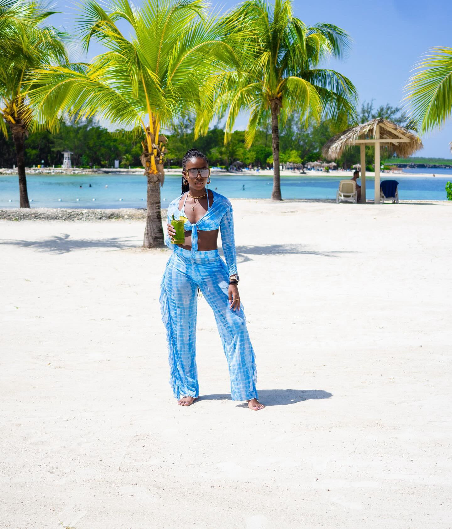 This beach cover up 😍
•
•
•
#fashiontravel #fashiontravelblogger #styleinspo #vacationmode #minivlog #lifeinjamaica #summeroutfit #outfitinspo #traveljamaica #visitjamaica #memorialweekend