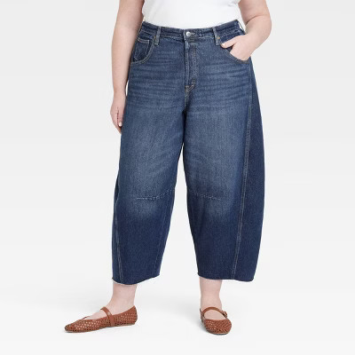 Women's High-Rise Curved Leg Barrel Jeans - Universal Thread™ Dark Wash 17 | Target