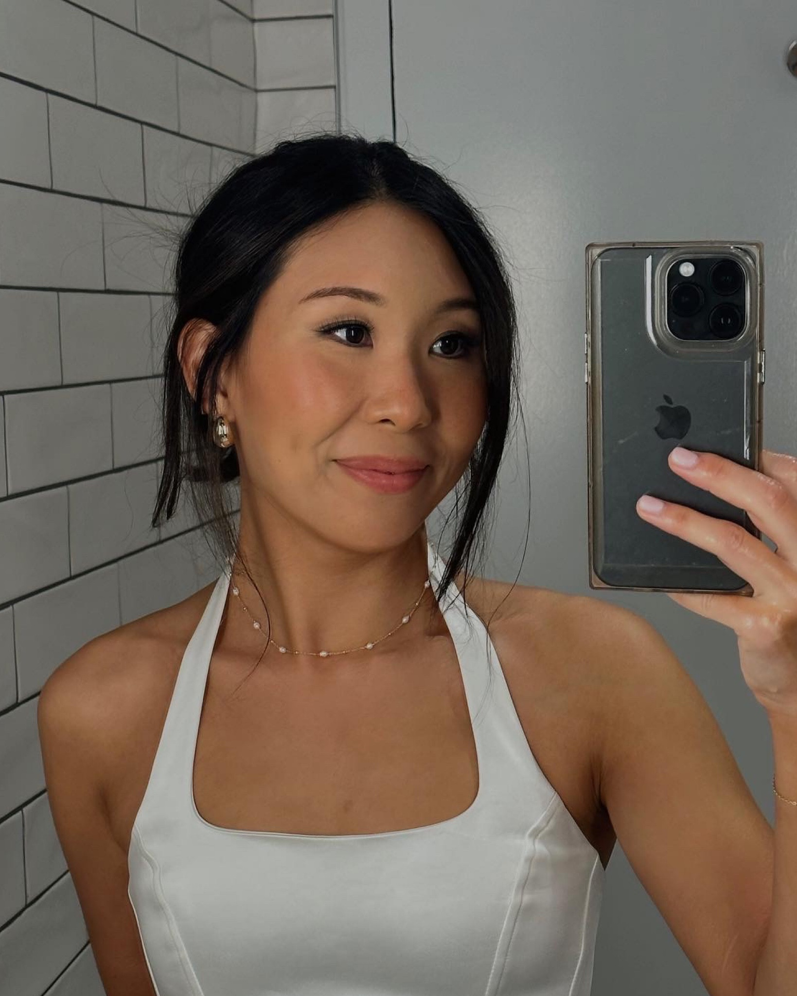 my favorite necklace and earrings currently ☁️ 🤍


#necklace #anthropologie #jewelry #pearl #chain

#LTKxAnthro