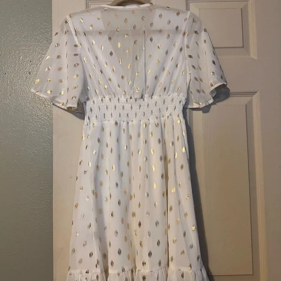 White polka dot nice dress, ruffle hem, deep V neck, half sleeve. | Poshmark