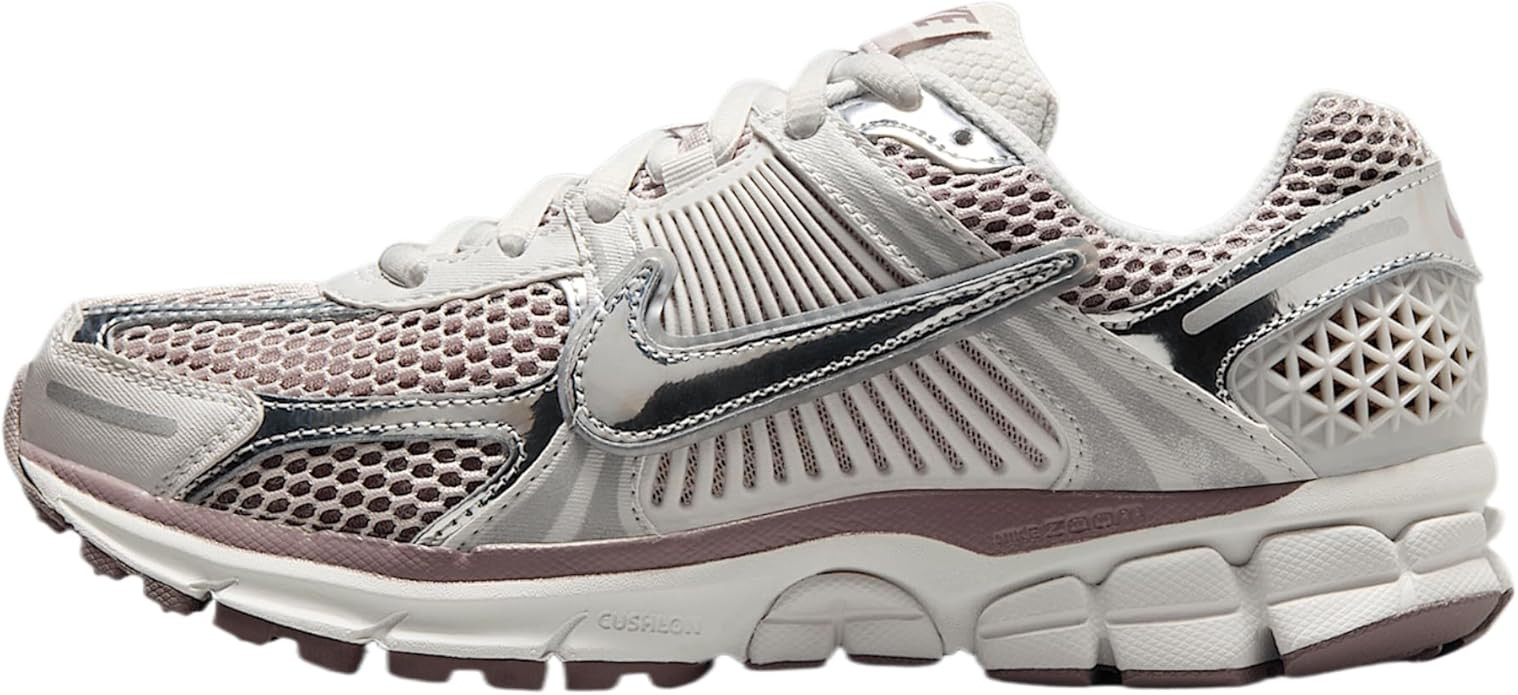 Nike Women's Zoom Vomero 5 Running Shoes | Amazon (US)