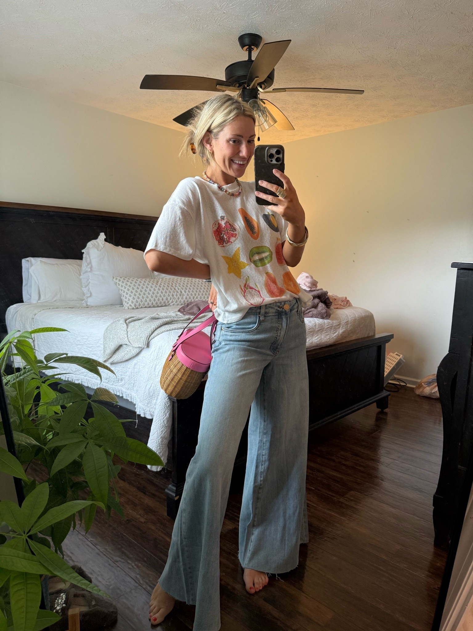 my fave @VICI  tee is almost gone! soooo good!
i can do a small or medium in this one!

4 in my @thewillowtree Kut jeans!!

#LTKgrwm #LTKmomlife #LTKootd