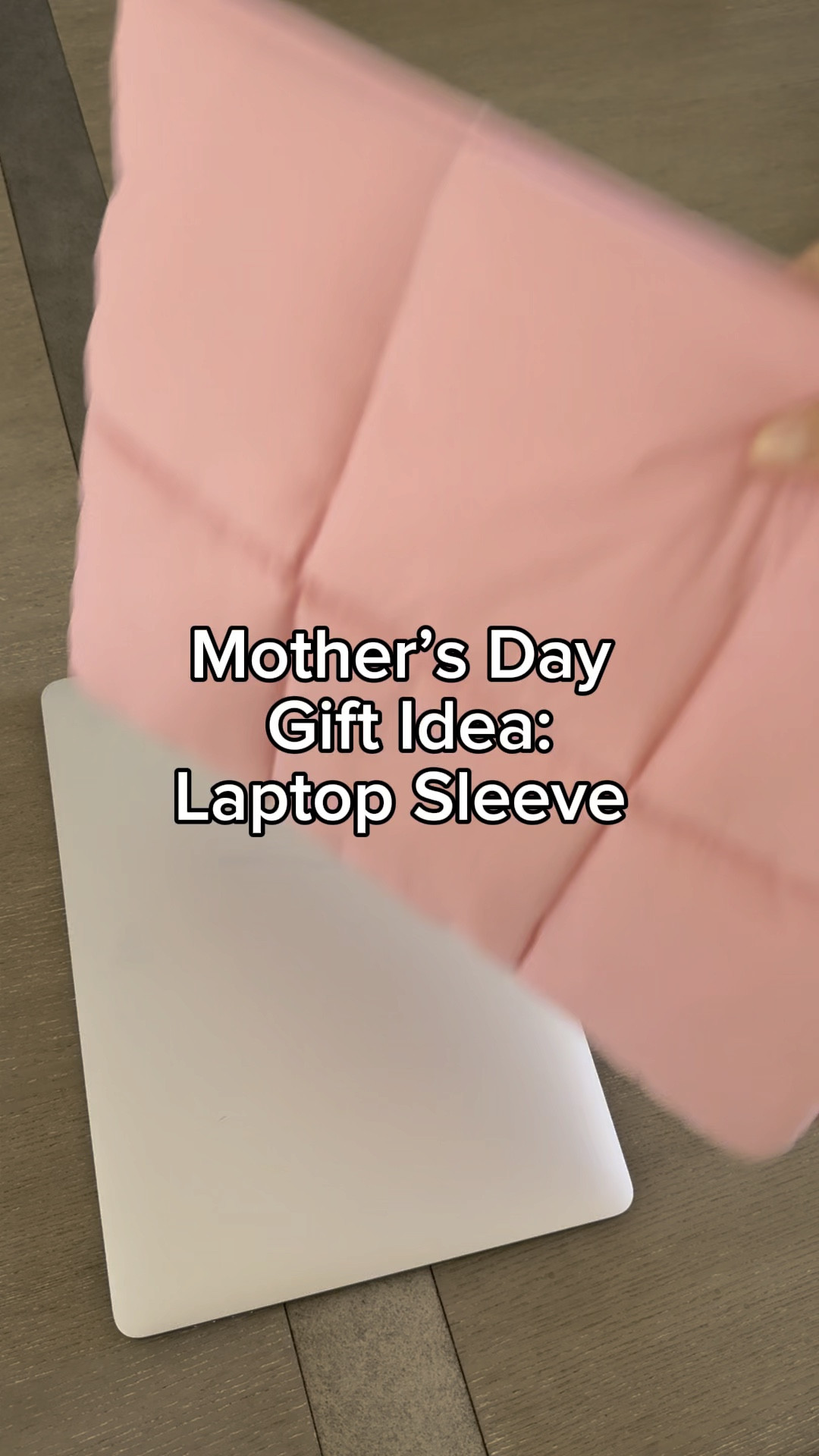 Mother’s Day gift idea: A laptop sleeve is cute & practical. This is something your mom will be using. 

You know moms wont spend much money on themselves, so get her something that she will be using too. This one is super pretty, comes in different colors, and it has a comfy interior. It screams lucury, but its affordable. This laptop sleeve is from Comfyable  🤍



#LTKitbag #LTKVideo #LTKGiftGuide