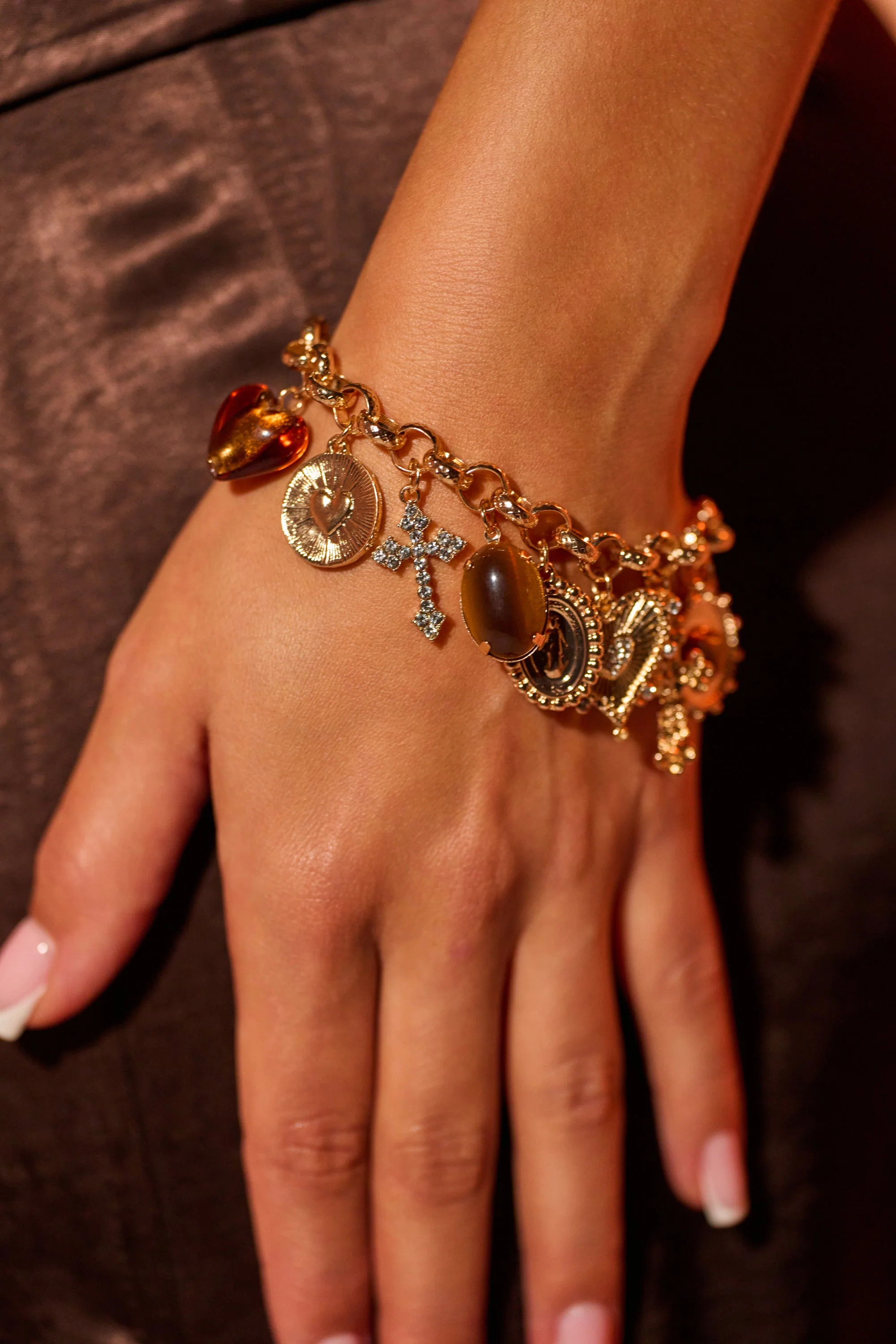 CHARM IT UP BRACELET | AKIRA