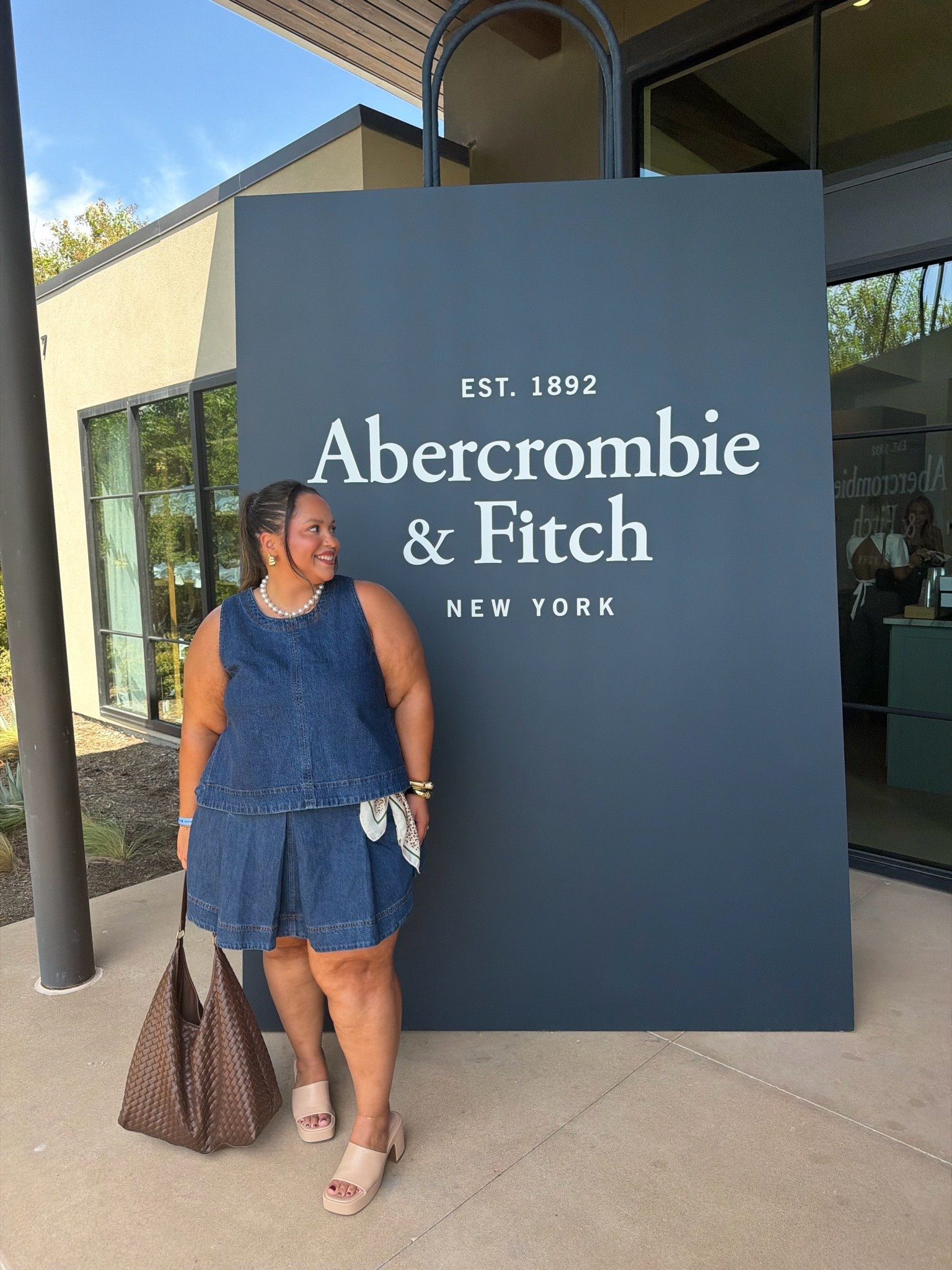 LTKcon day 3 - visited the Abercrombie haul and Macys style session

#LTKCon #LTKPlusSize #LTKSaleAlert