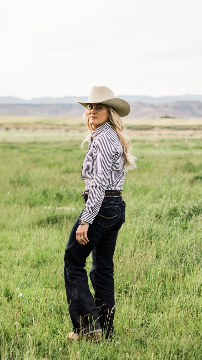 My favorite dark wash trouser jeans are on SALE!!  

I’m also linking all my favorites from this BOGO 50% off Denim sale. For all but one pair, I wear a 28L in all of them! 

Sizing Exception: For the Ultra High Rise, I wear. 27R, so I sized down one waist size, and one inseam size!