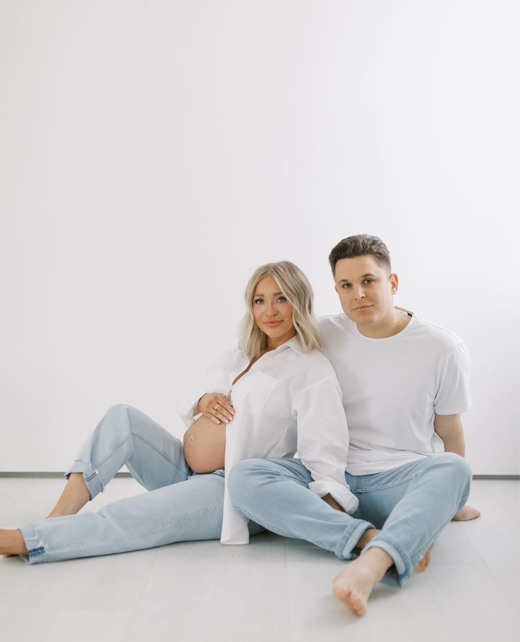 Couples maternity photo outfits 


#LTKbump #LTKmens