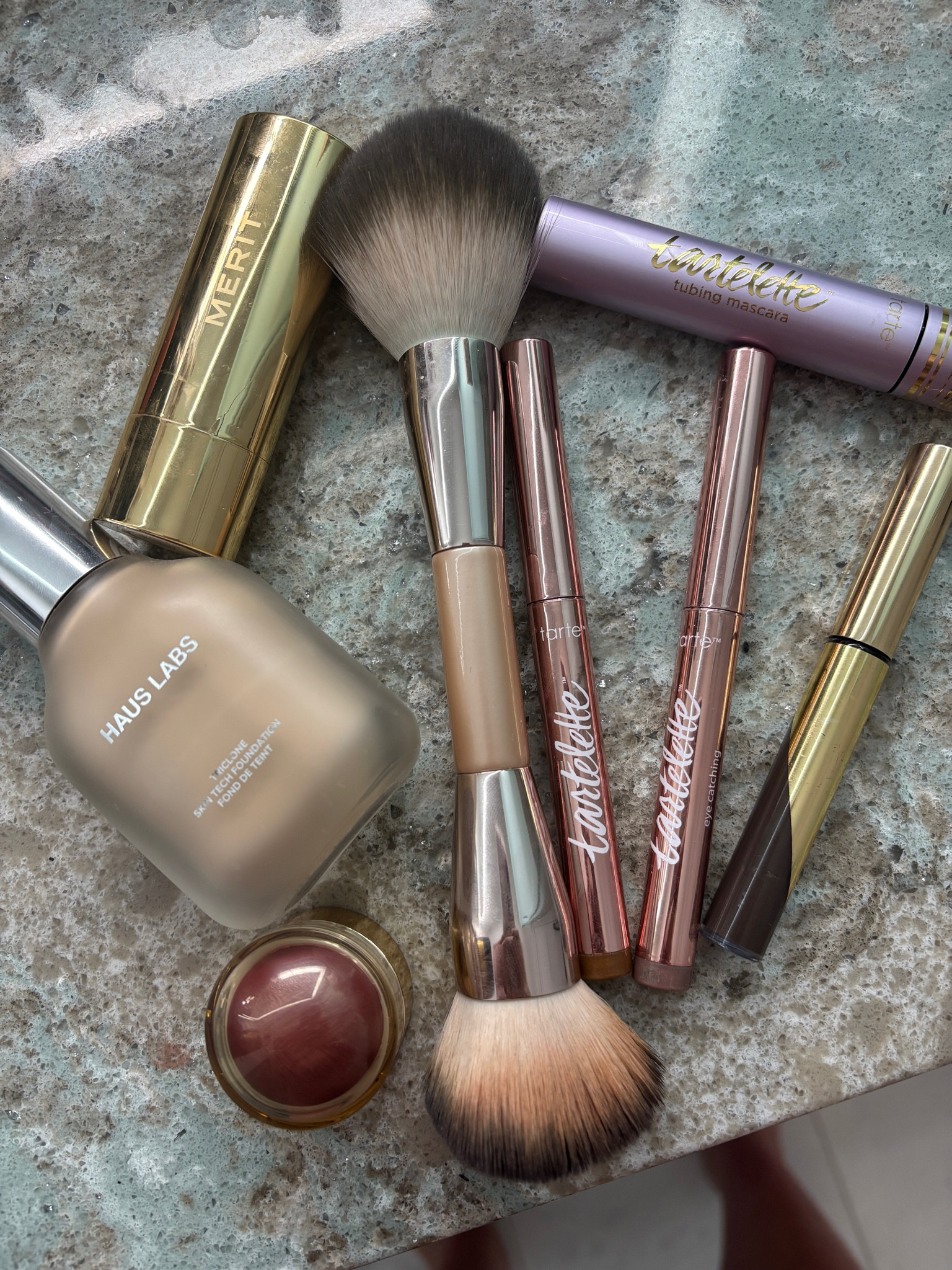 No make up, make up look:

Haus Labs Foundation
Merit Blush and Bronzer 
Tarte Eyeshadow Sticks and Mascara
Dibs Dual ended brush 

#LTKMidsize #LTKFindsUnder50 #LTKBeauty