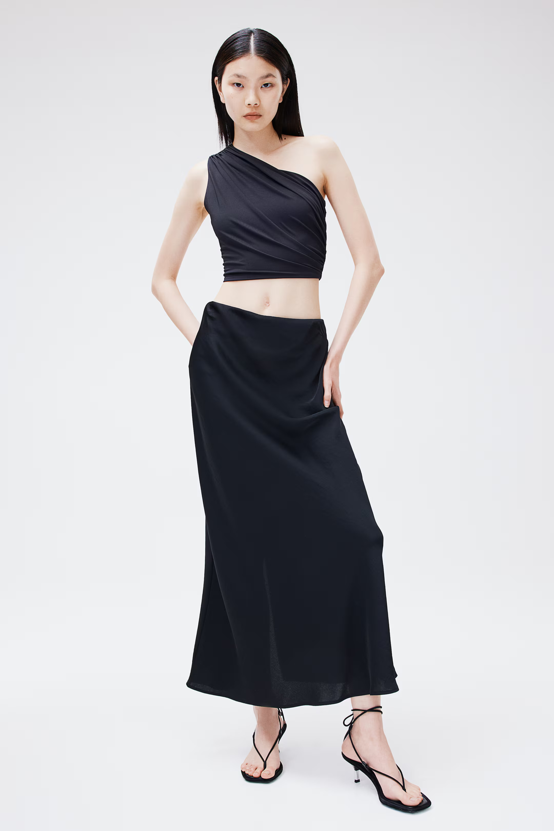 Top cropped de un hombro | H&M (FR, IT, ES, PT, BE)